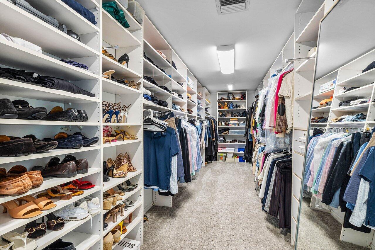 4564 Bocaire Boulevard