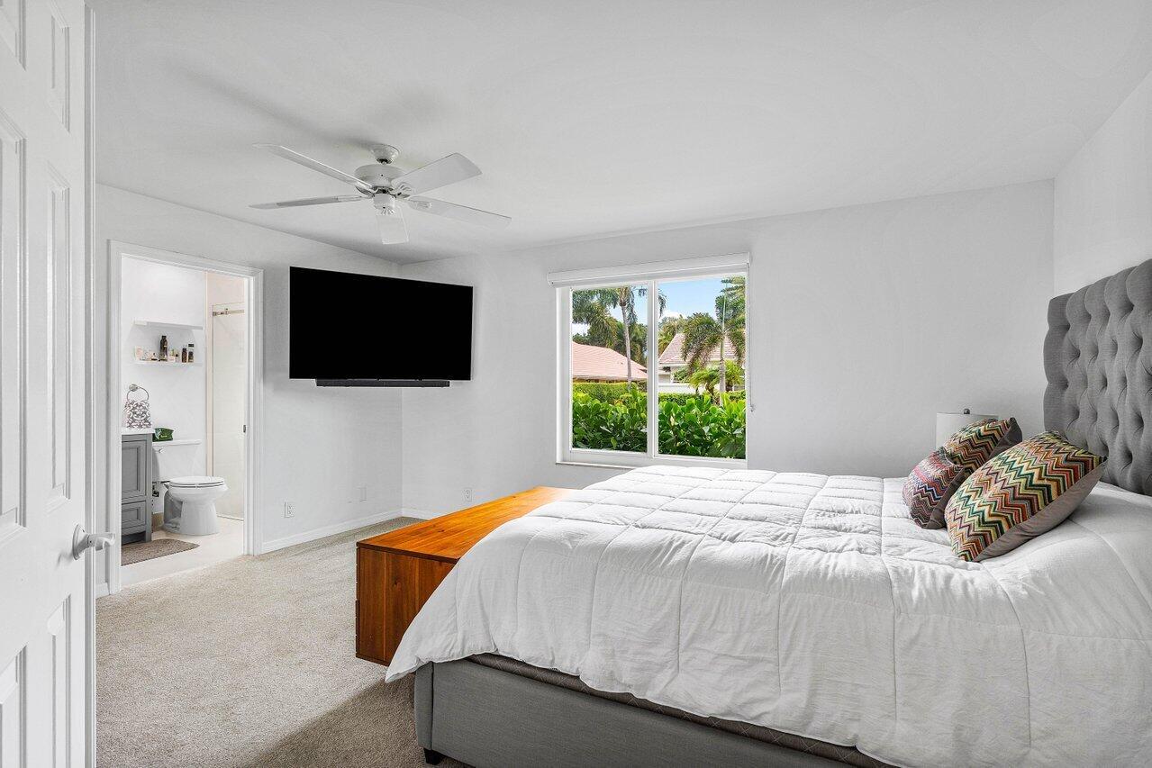 4564 Bocaire Boulevard