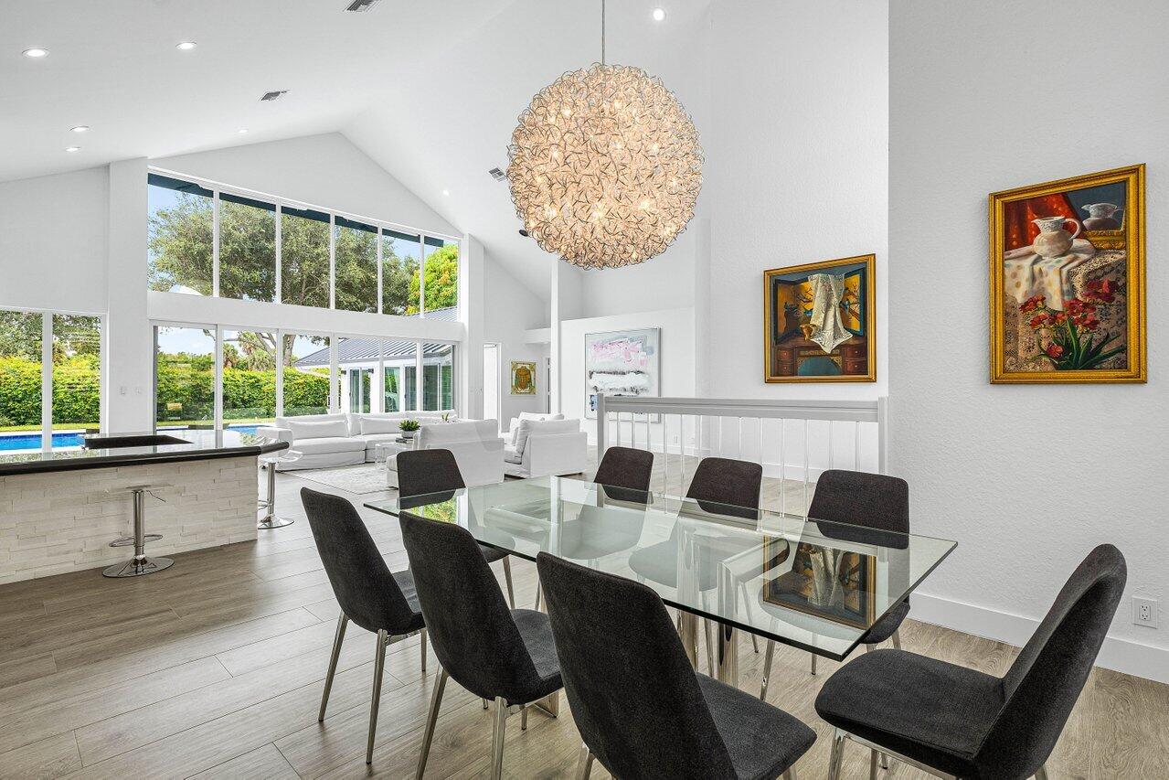 4564 Bocaire Boulevard