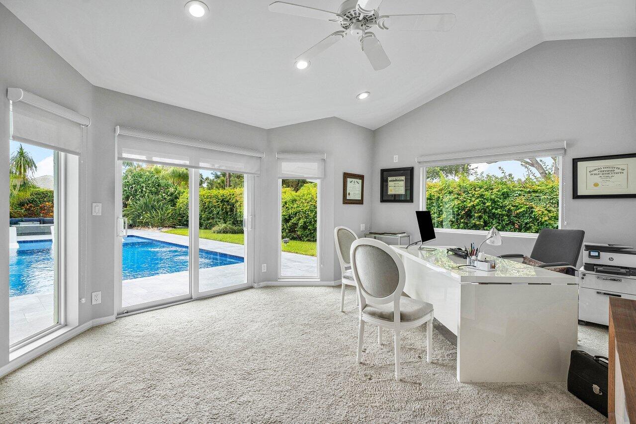 4564 Bocaire Boulevard