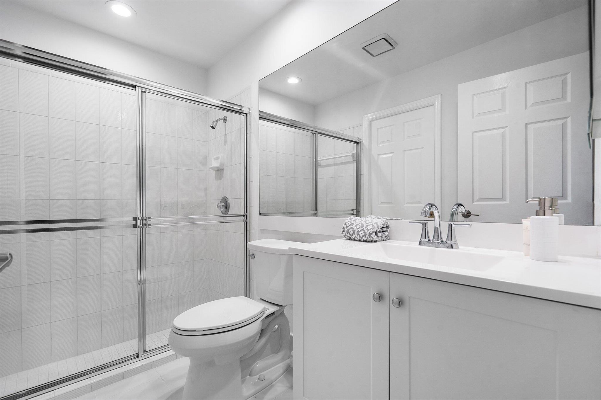 4564 Bocaire Boulevard