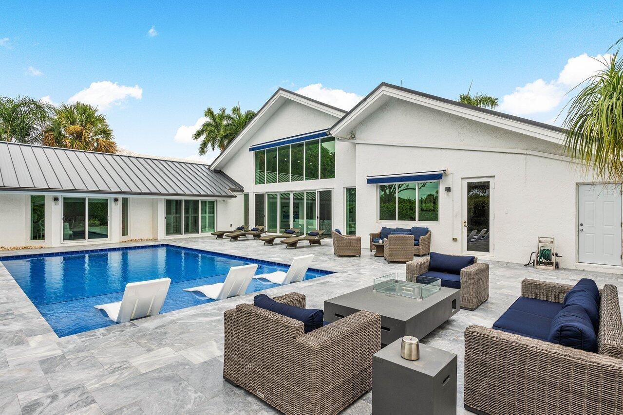 4564 Bocaire Boulevard