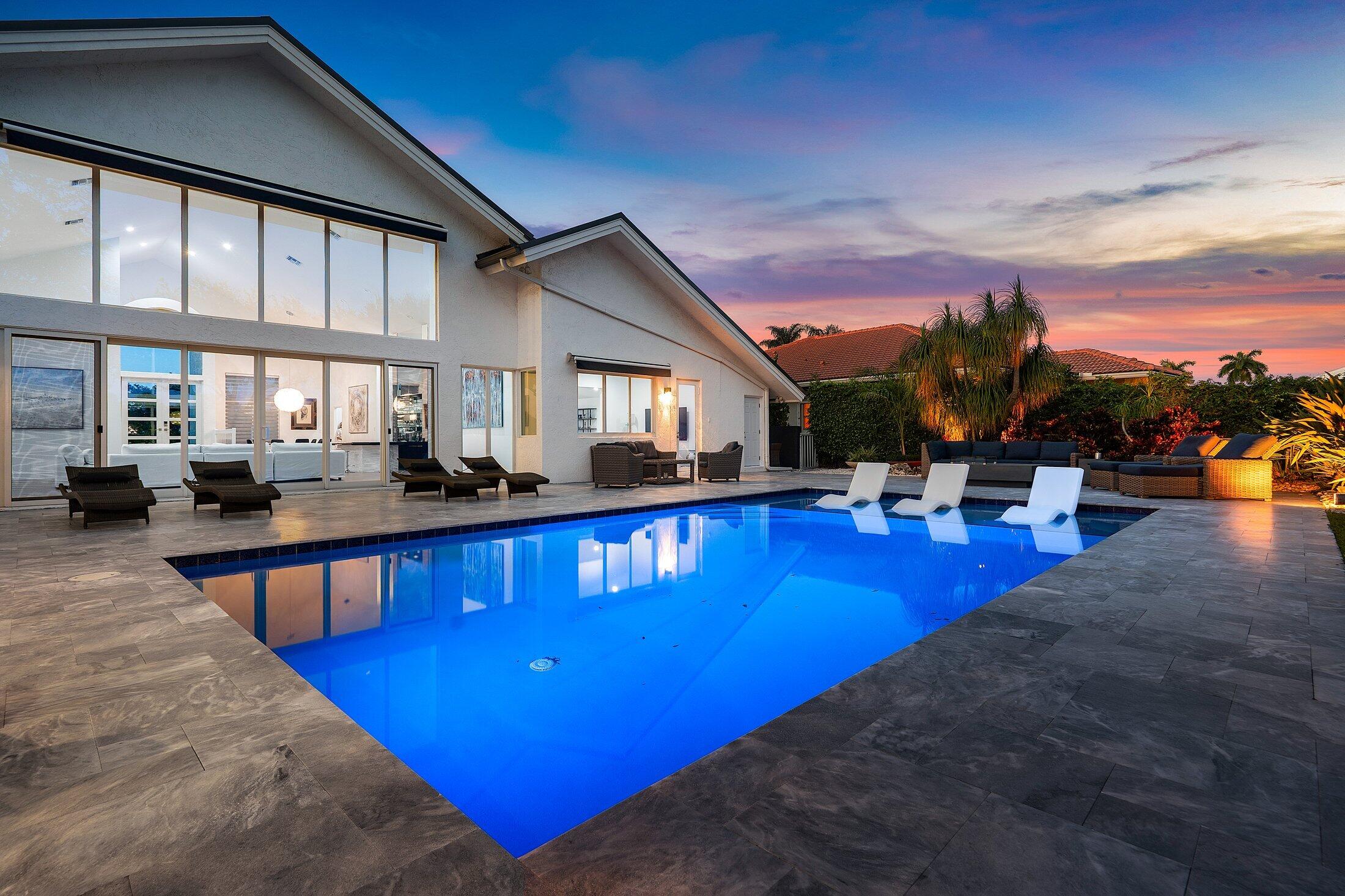 4564 Bocaire Boulevard