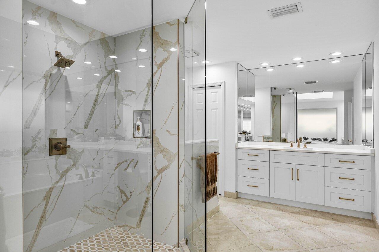 4564 Bocaire Boulevard