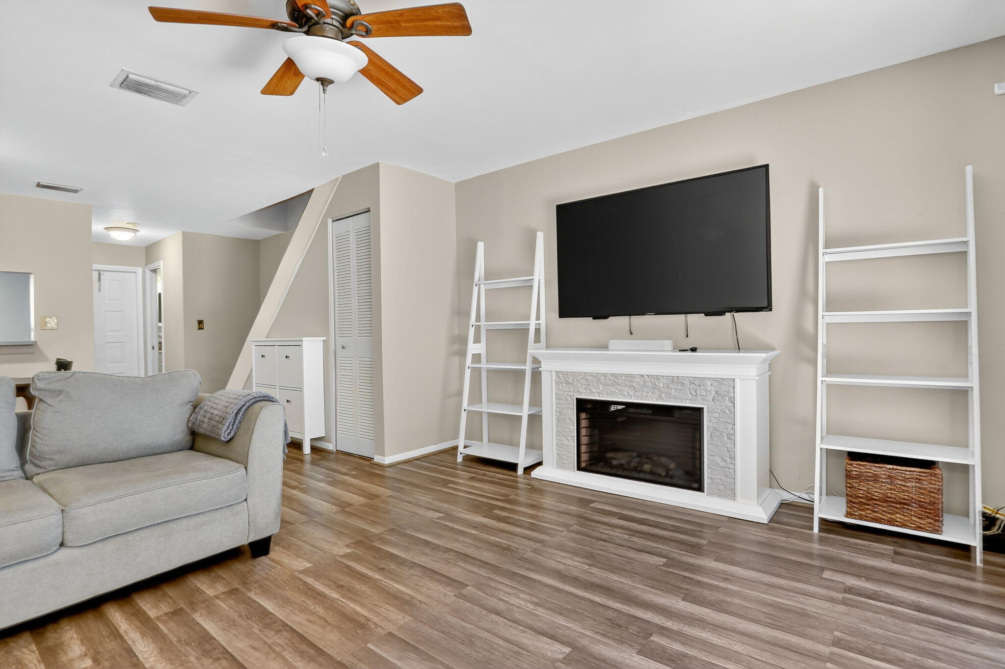 3072 S Oakland Forest Drive 406