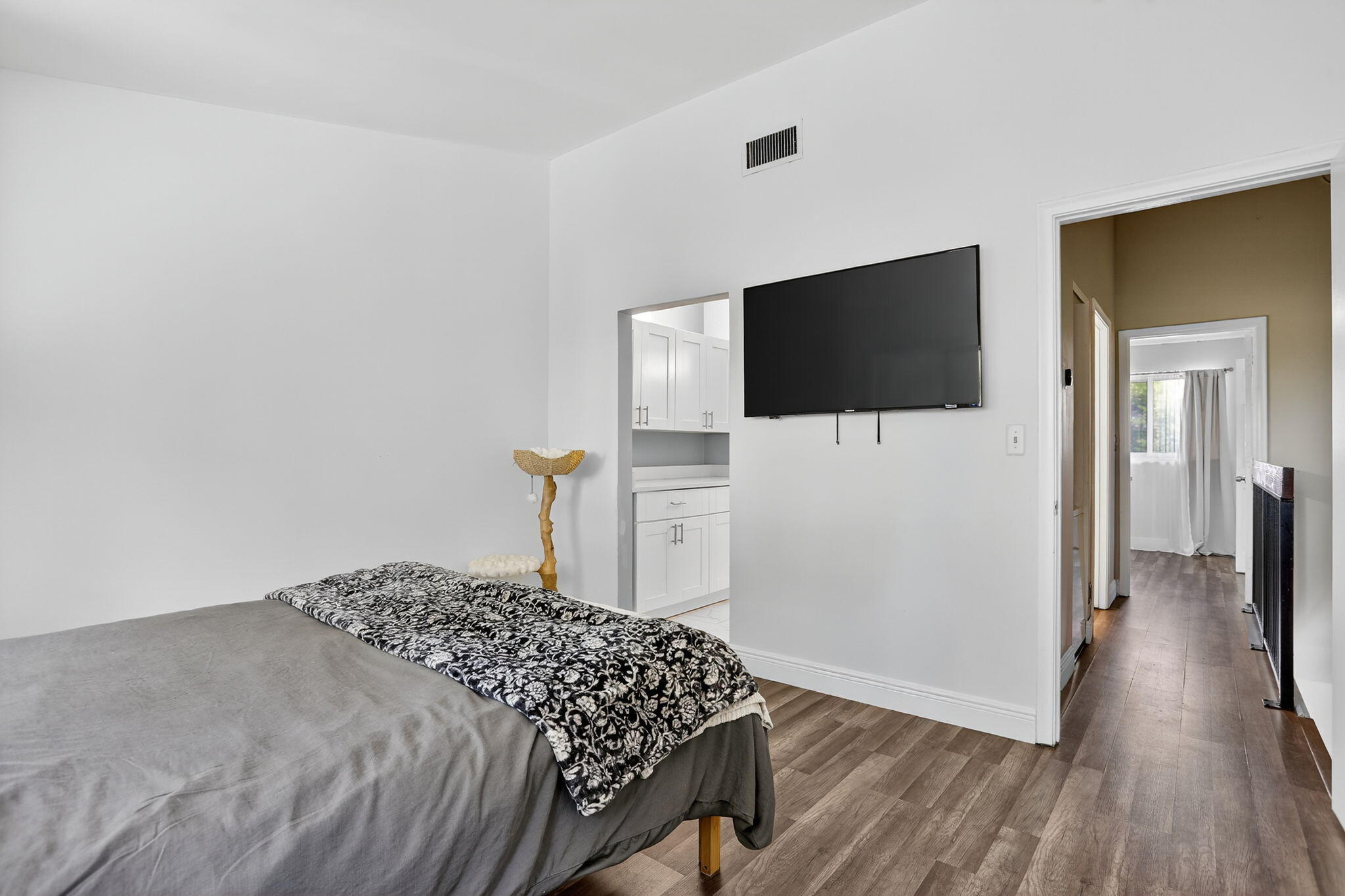 3072 S Oakland Forest Drive 406