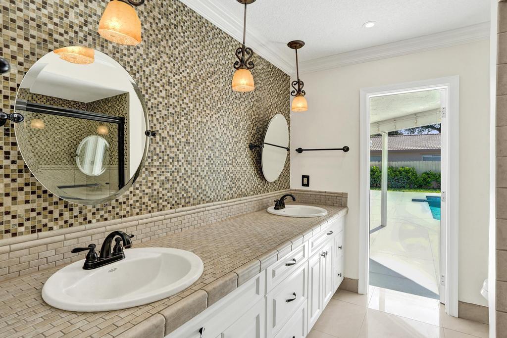 2382 NW 31st Street