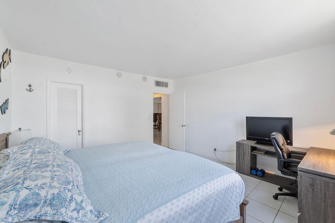2851 S Ocean Boulevard 3a