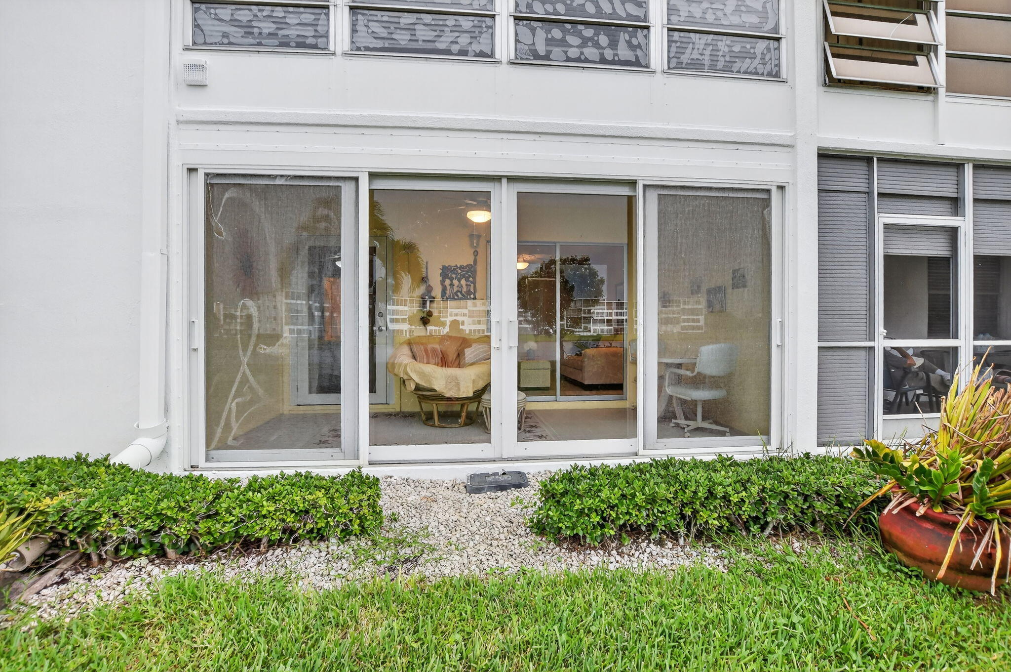 1049 Wolverton C