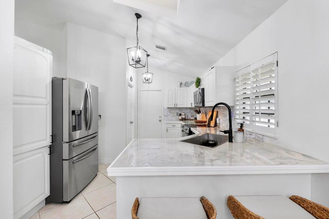 6852 Bitterbush Place