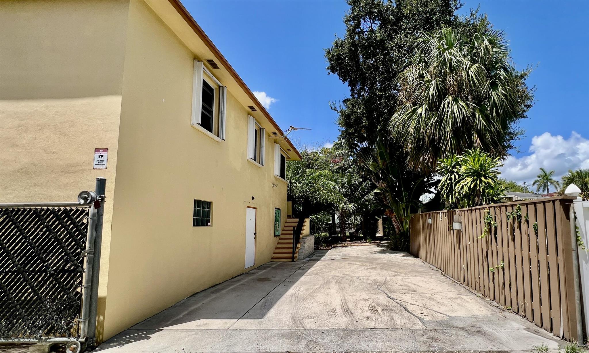 1120 S Federal Highway