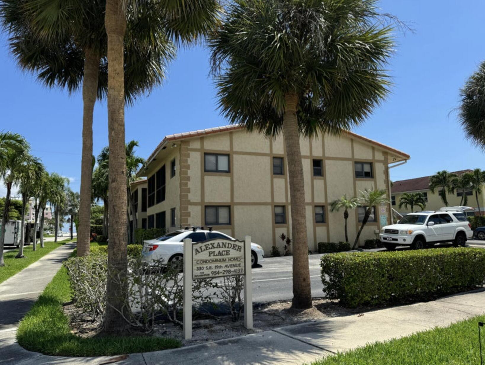 330 SE 19th Avenue E