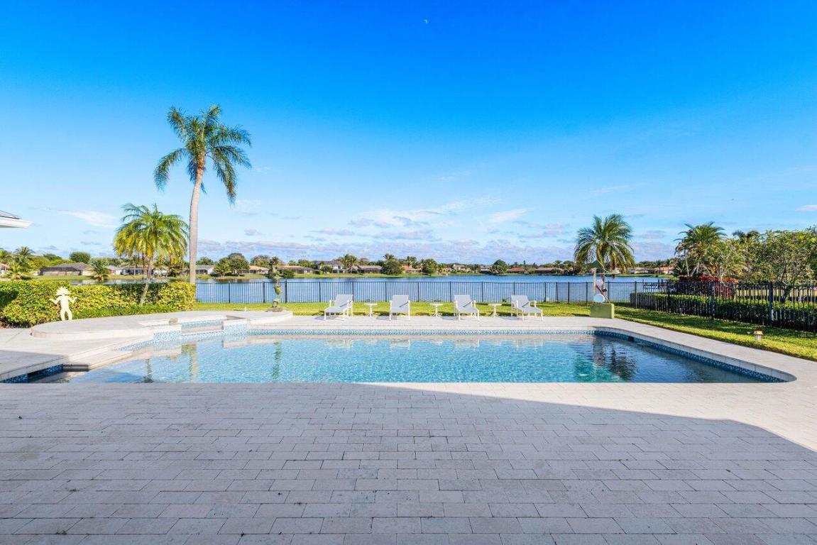 4722 Bocaire Boulevard