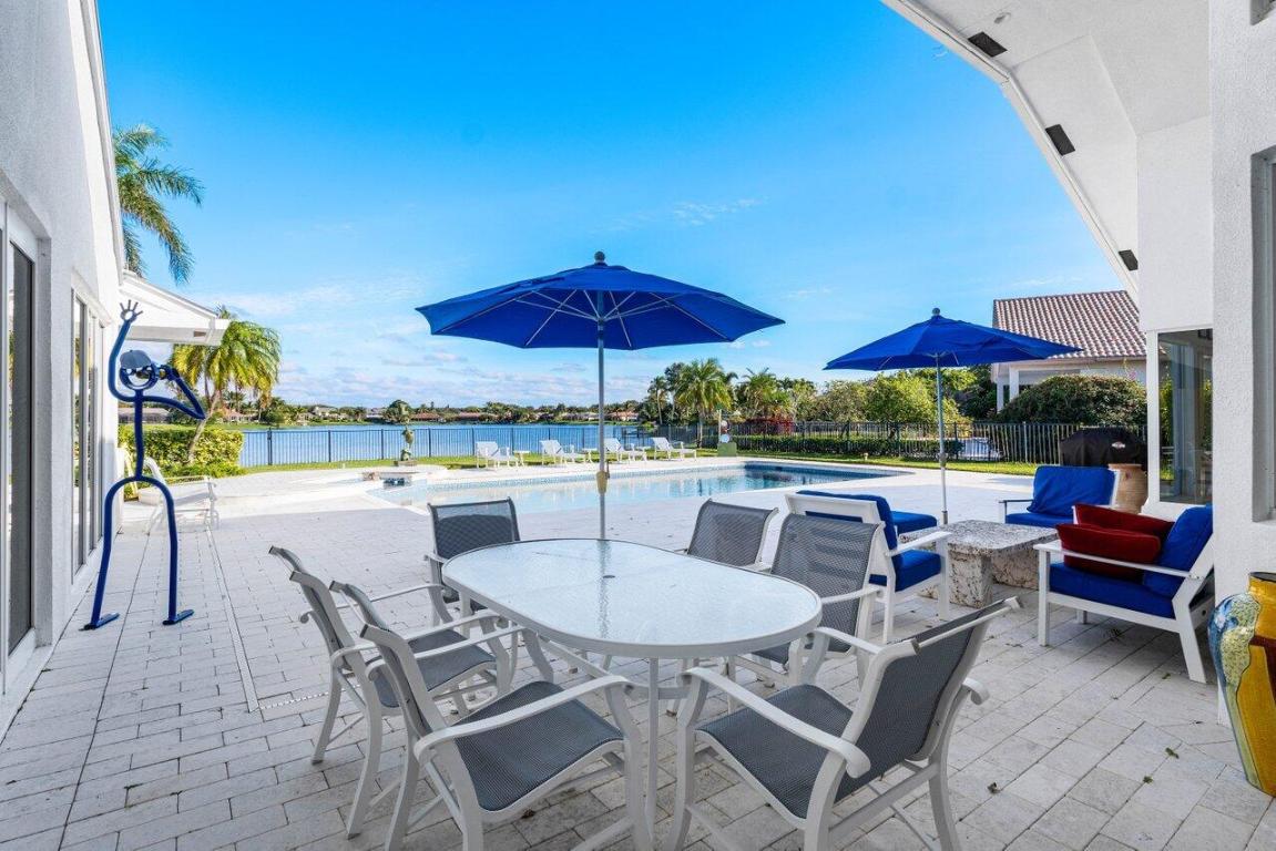 4722 Bocaire Boulevard