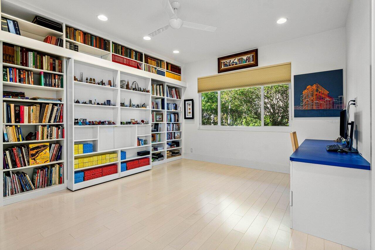 4722 Bocaire Boulevard