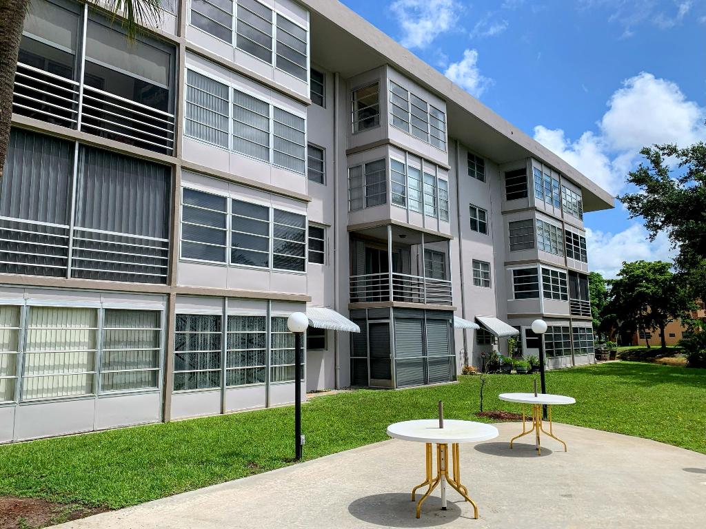 2800 NW 47th Terrace 304b