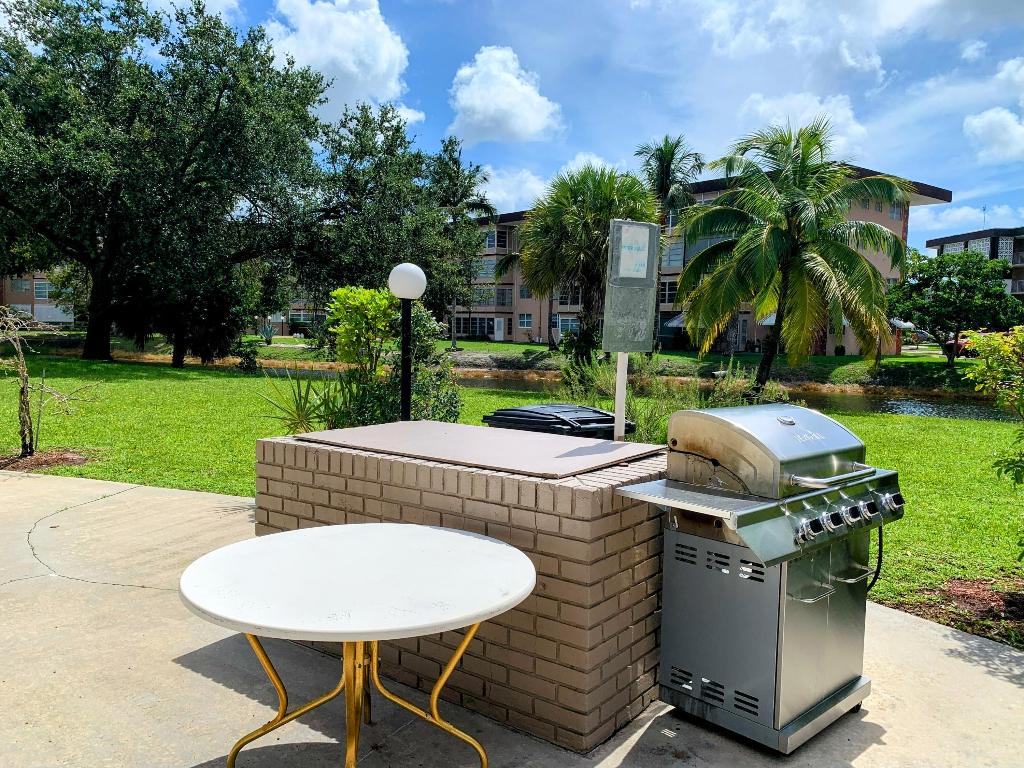 2800 NW 47th Terrace 304b