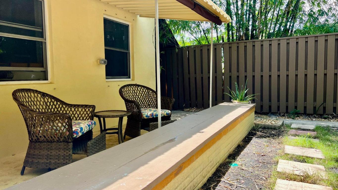 1120 S Federal Highway