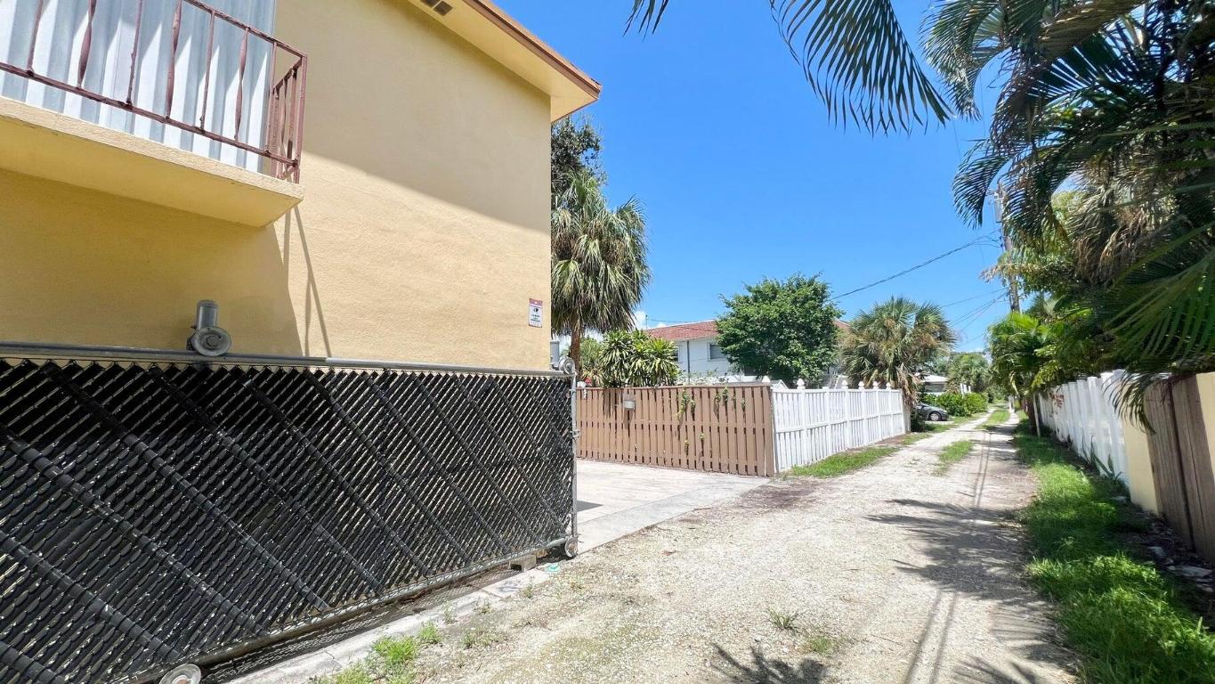 1120 S Federal Highway