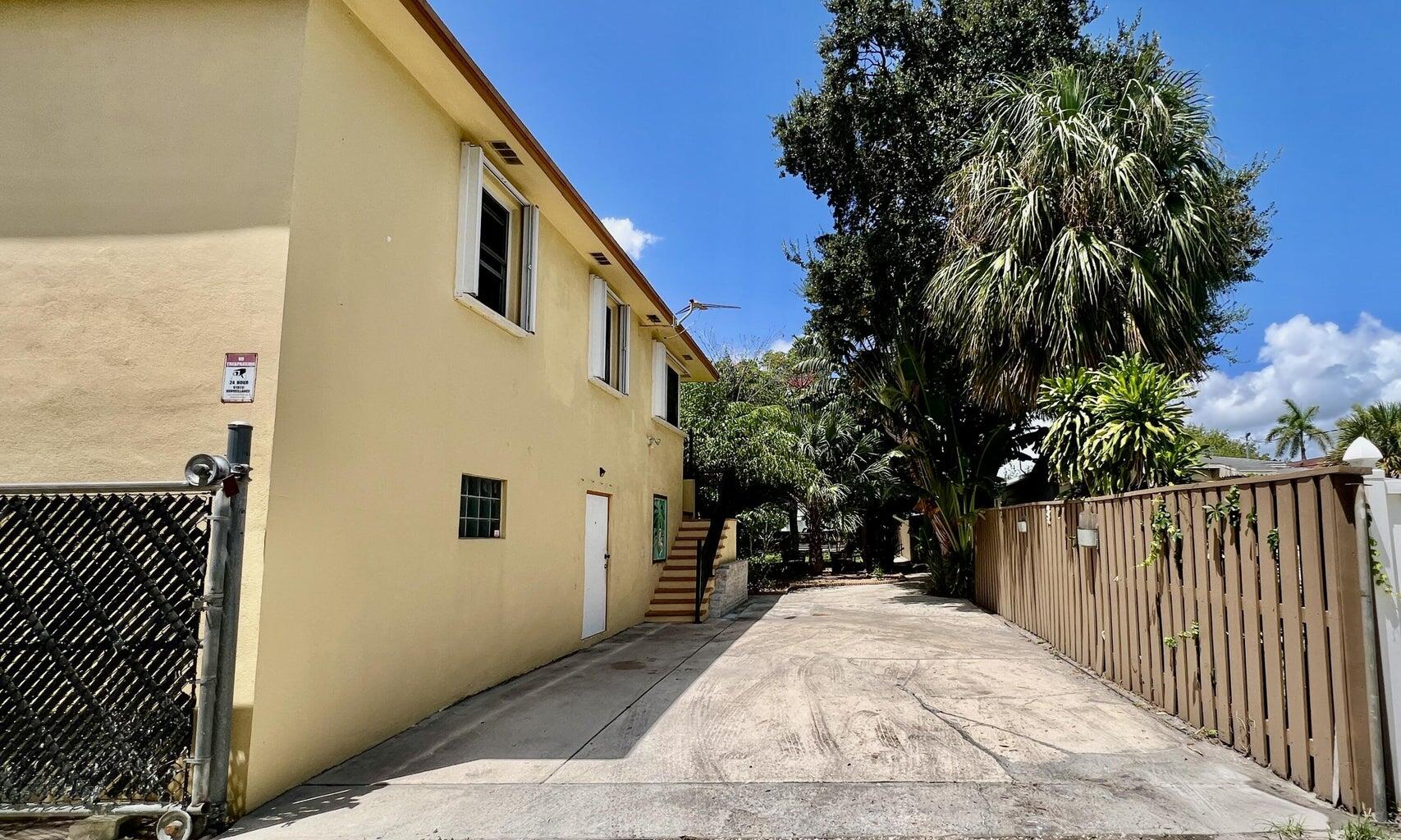 1120 S Federal Highway