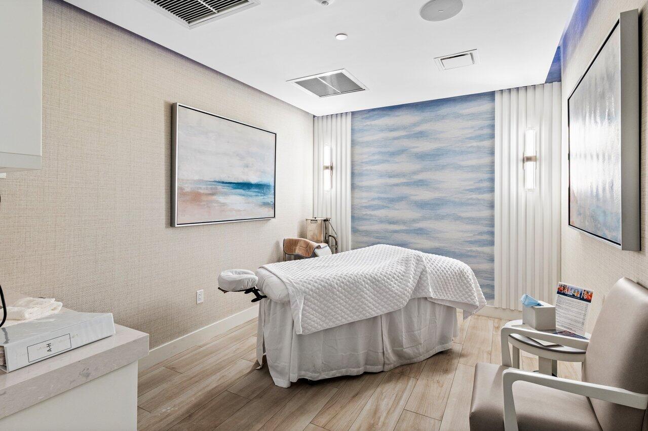 4952 Bocaire Boulevard