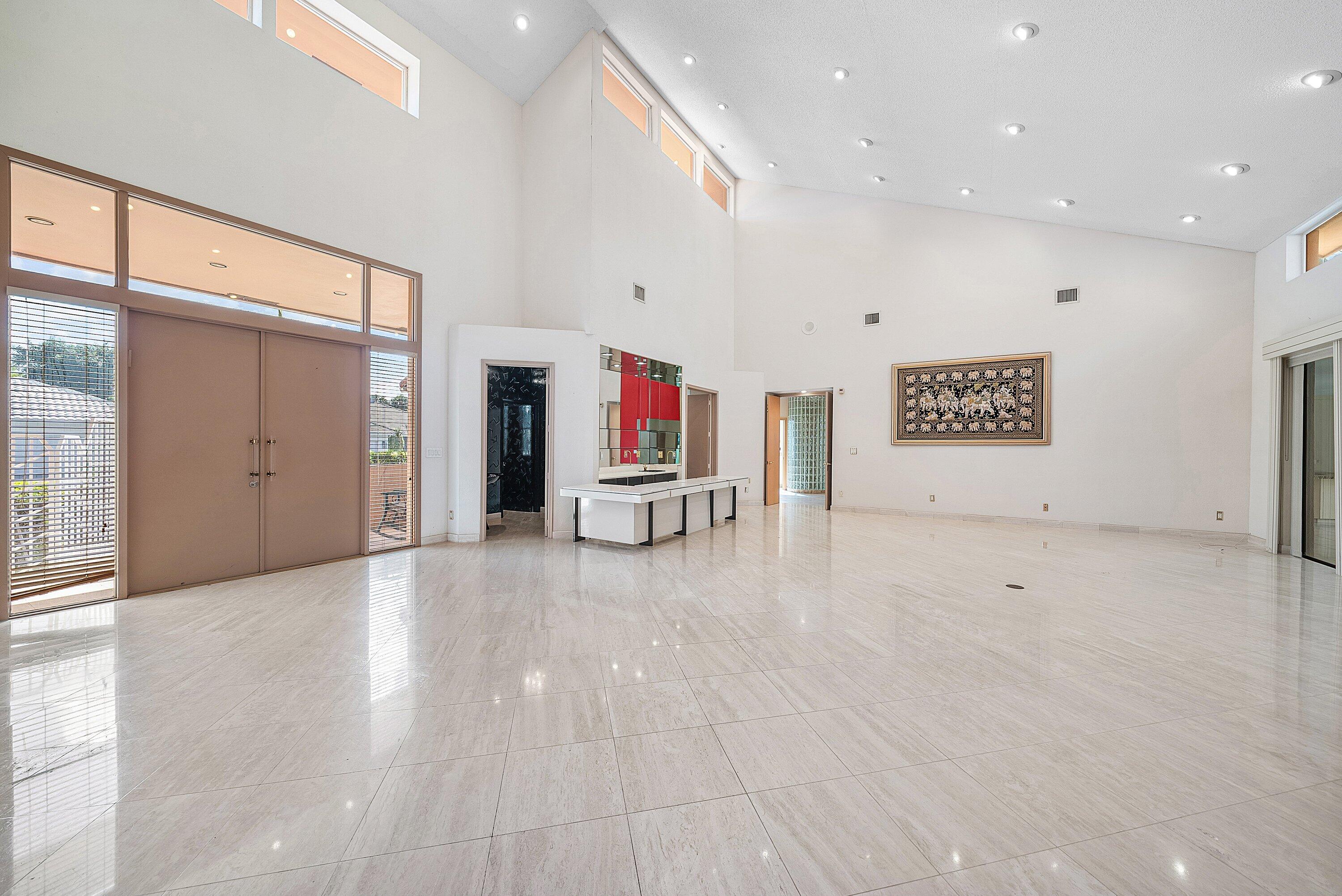 4952 Bocaire Boulevard