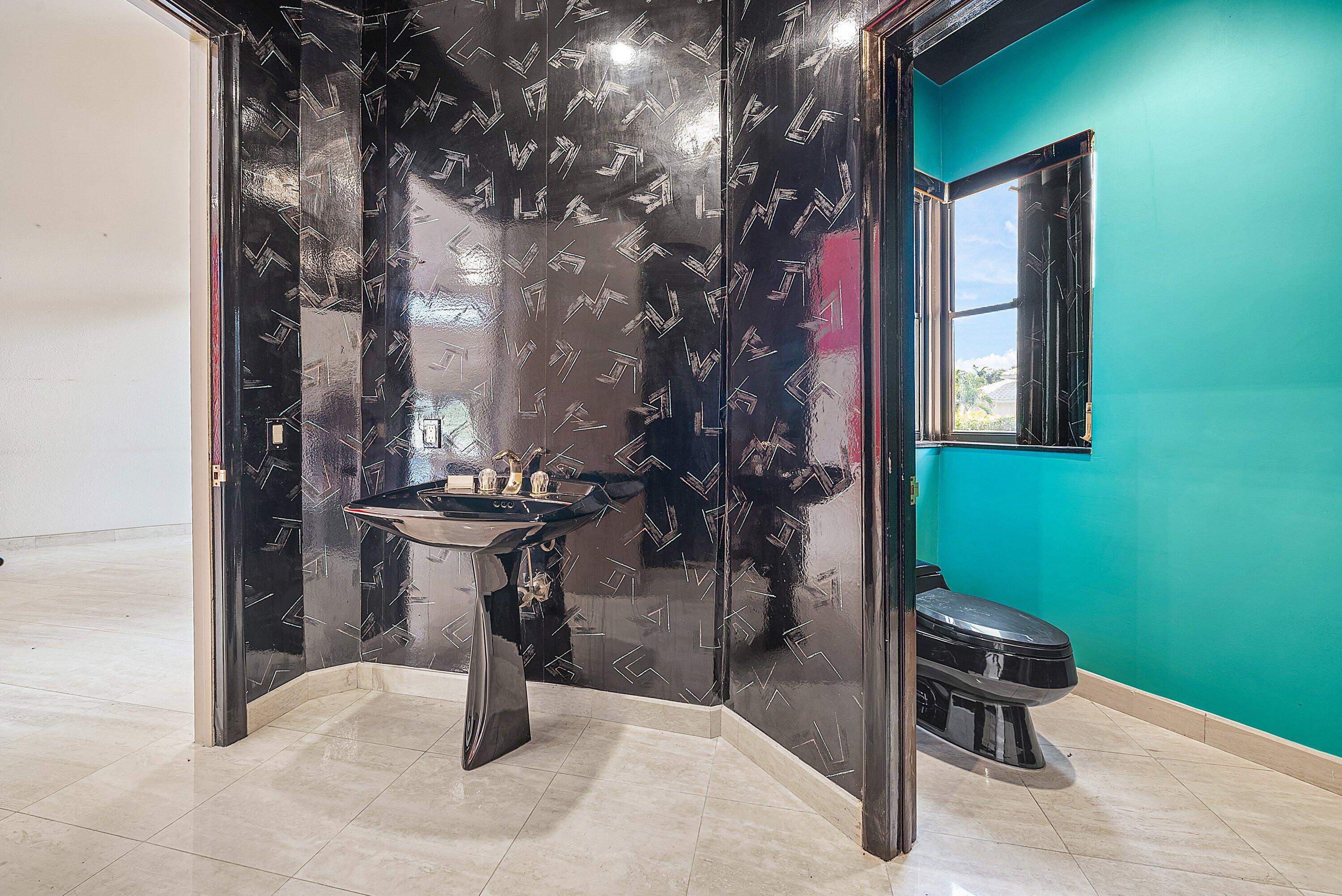 4952 Bocaire Boulevard