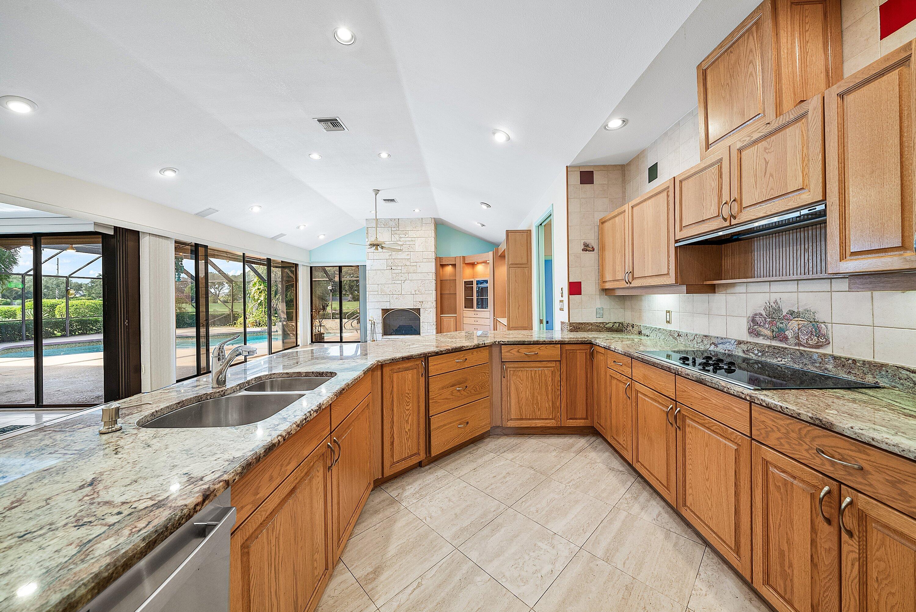 4952 Bocaire Boulevard