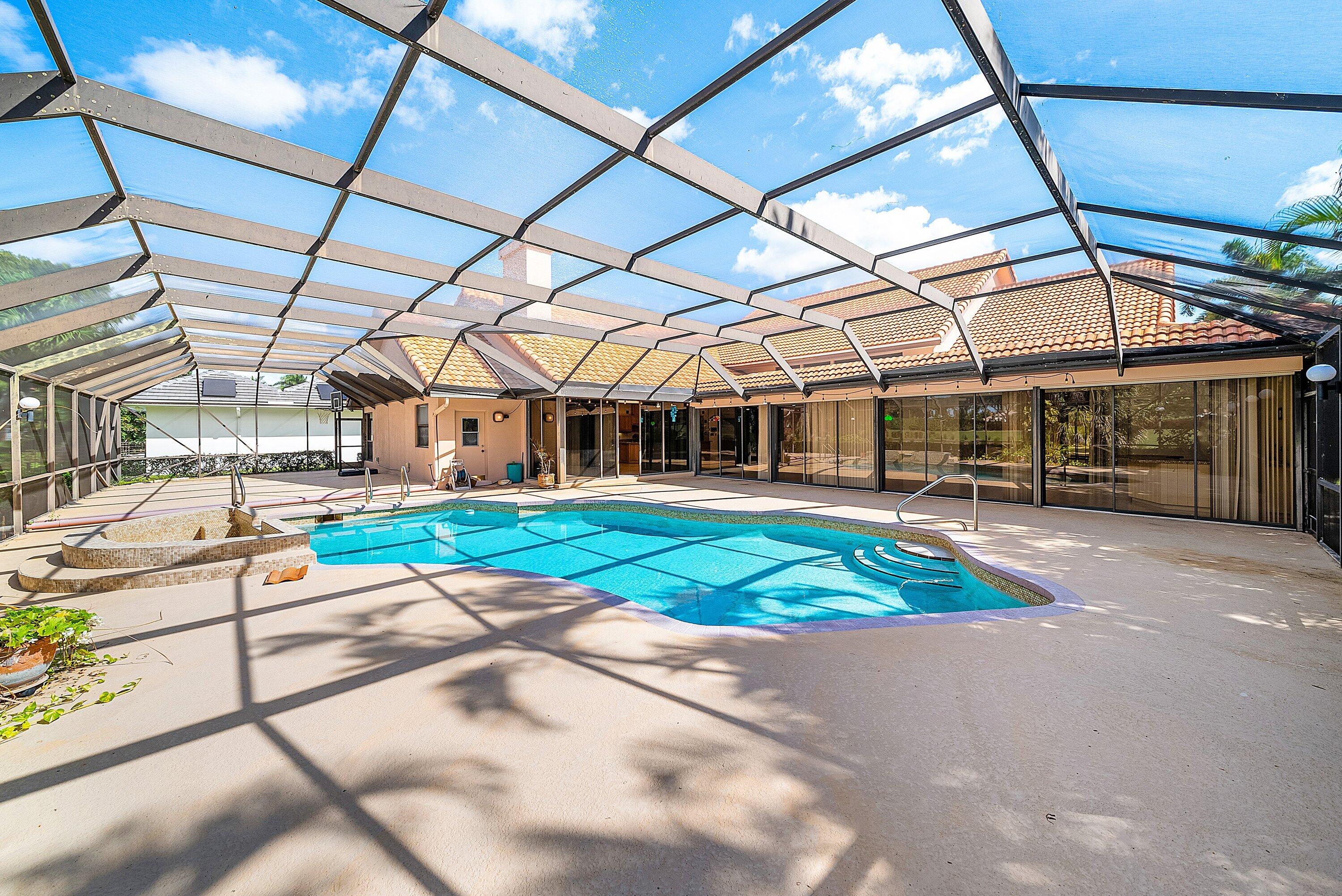 4952 Bocaire Boulevard