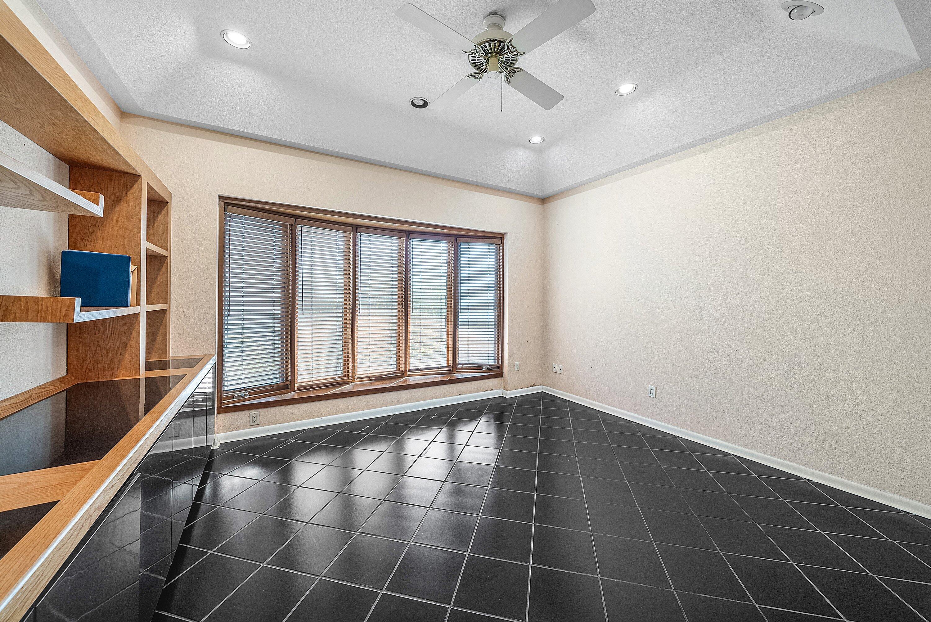 4952 Bocaire Boulevard