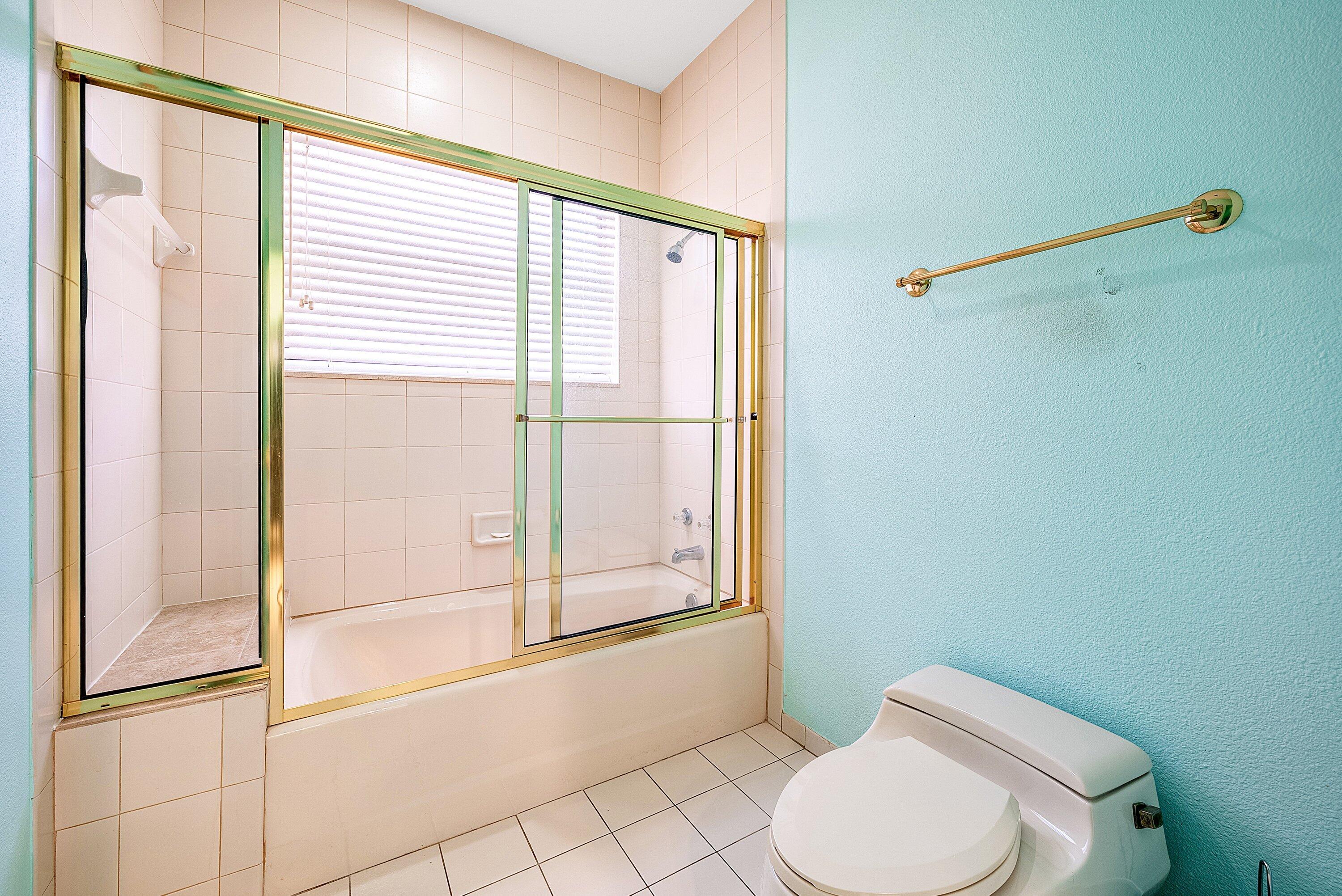 4952 Bocaire Boulevard