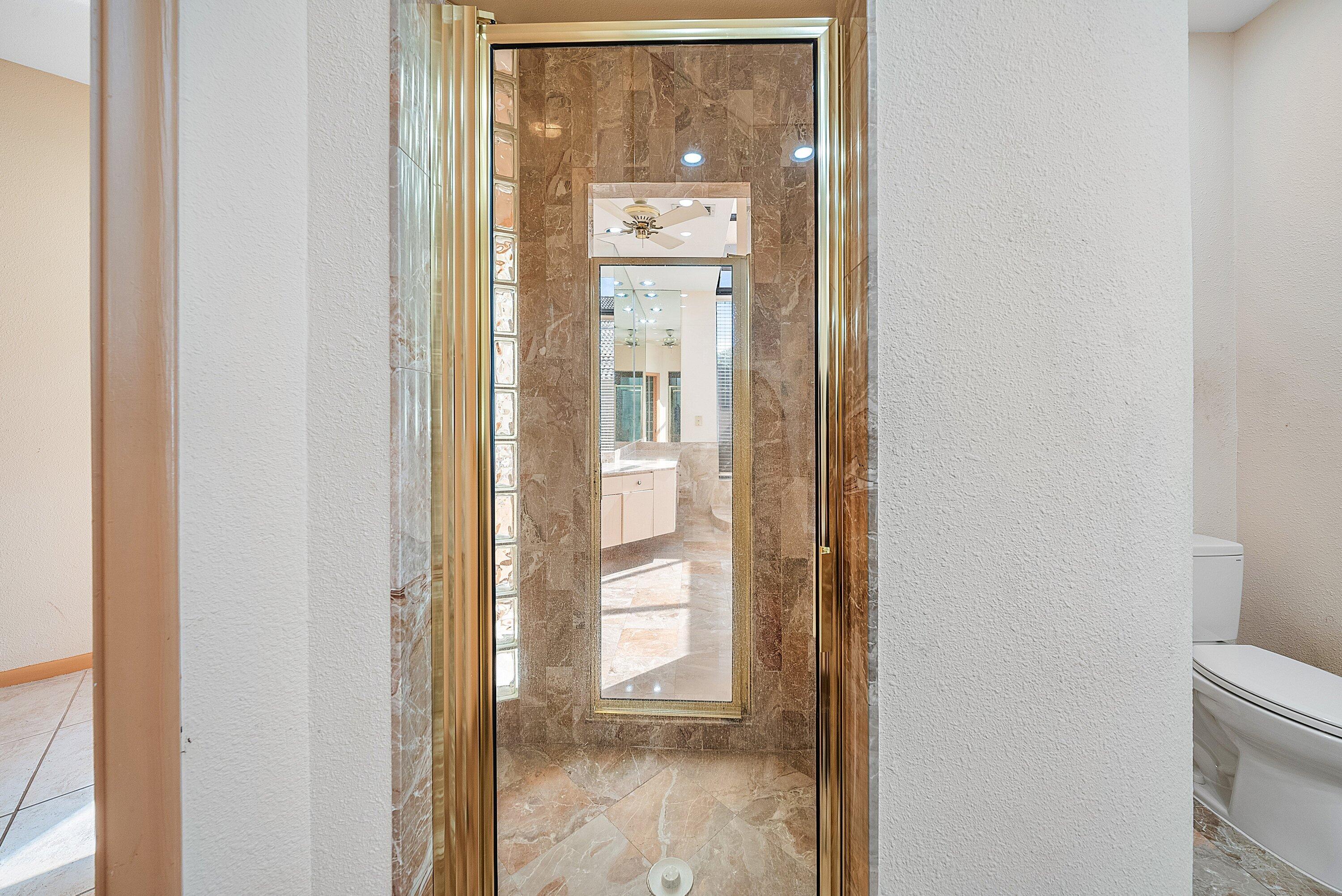 4952 Bocaire Boulevard