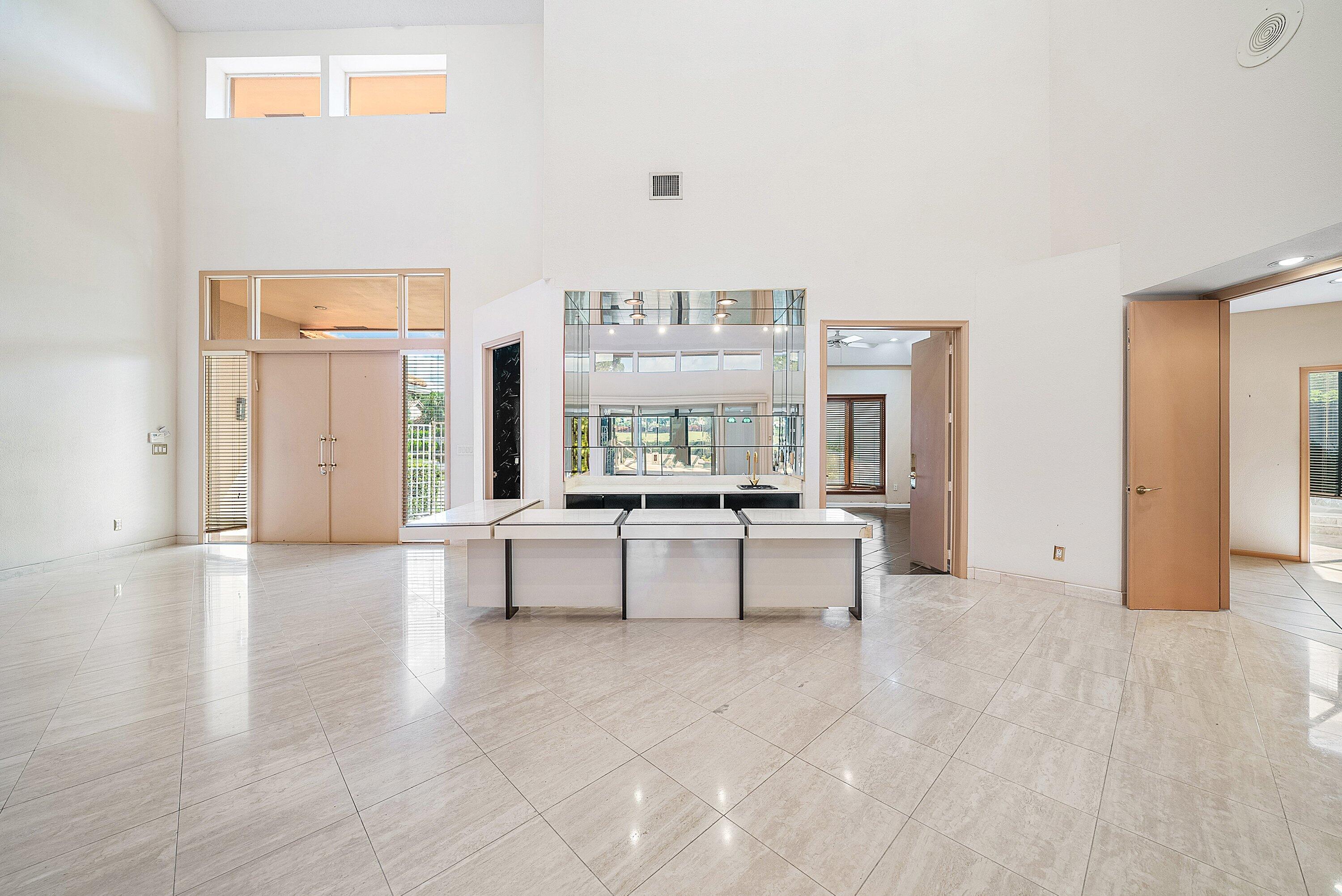 4952 Bocaire Boulevard