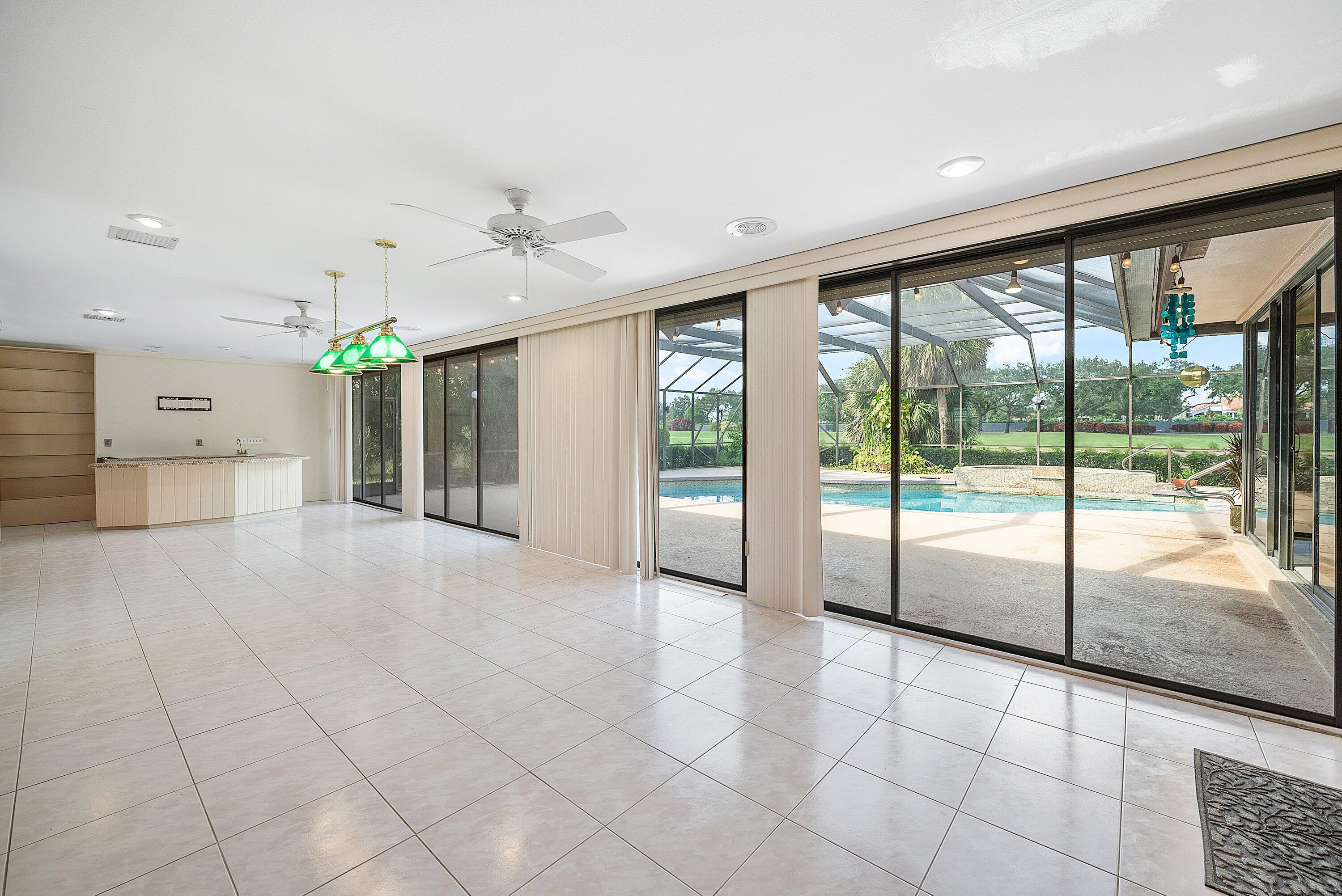 4952 Bocaire Boulevard