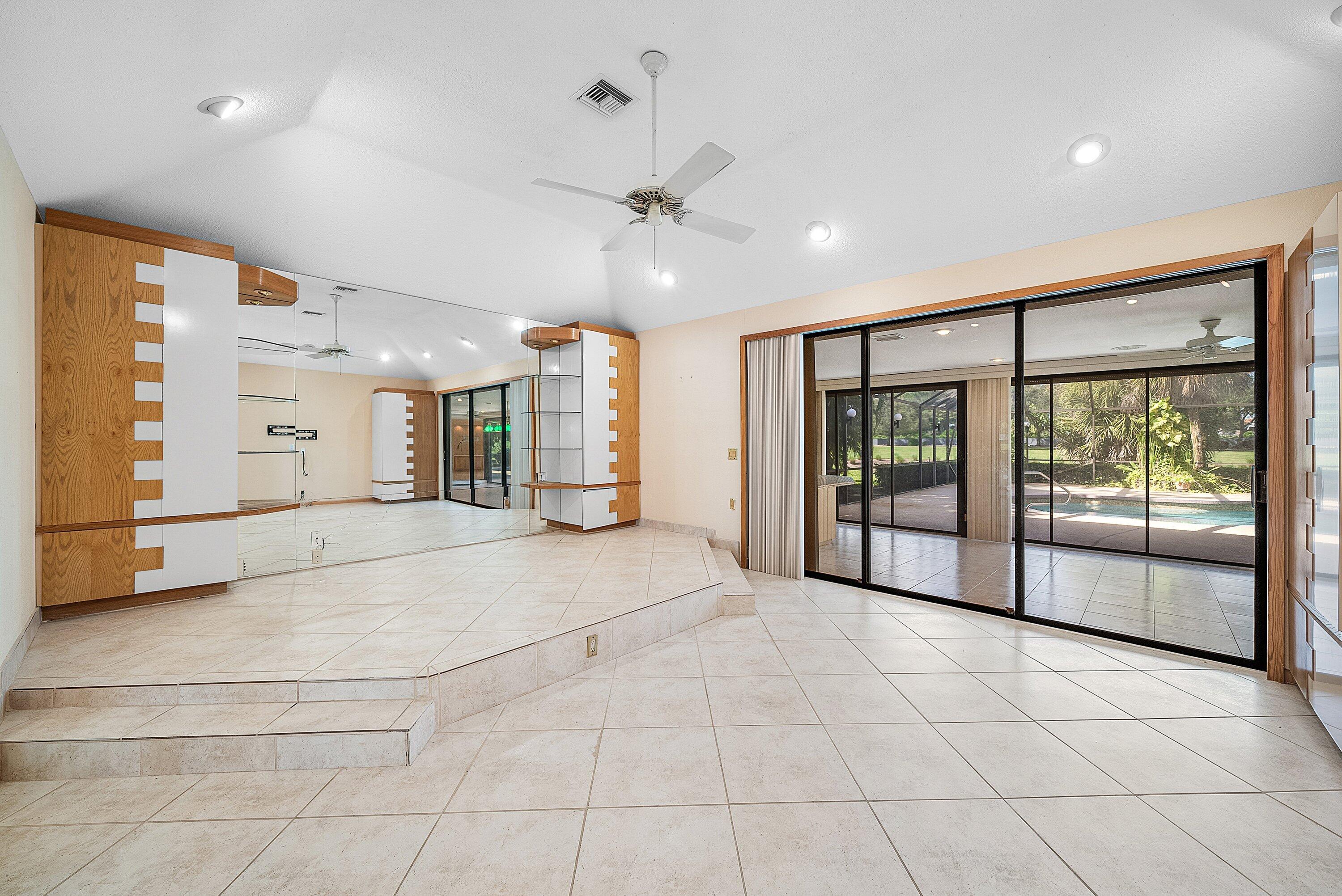 4952 Bocaire Boulevard