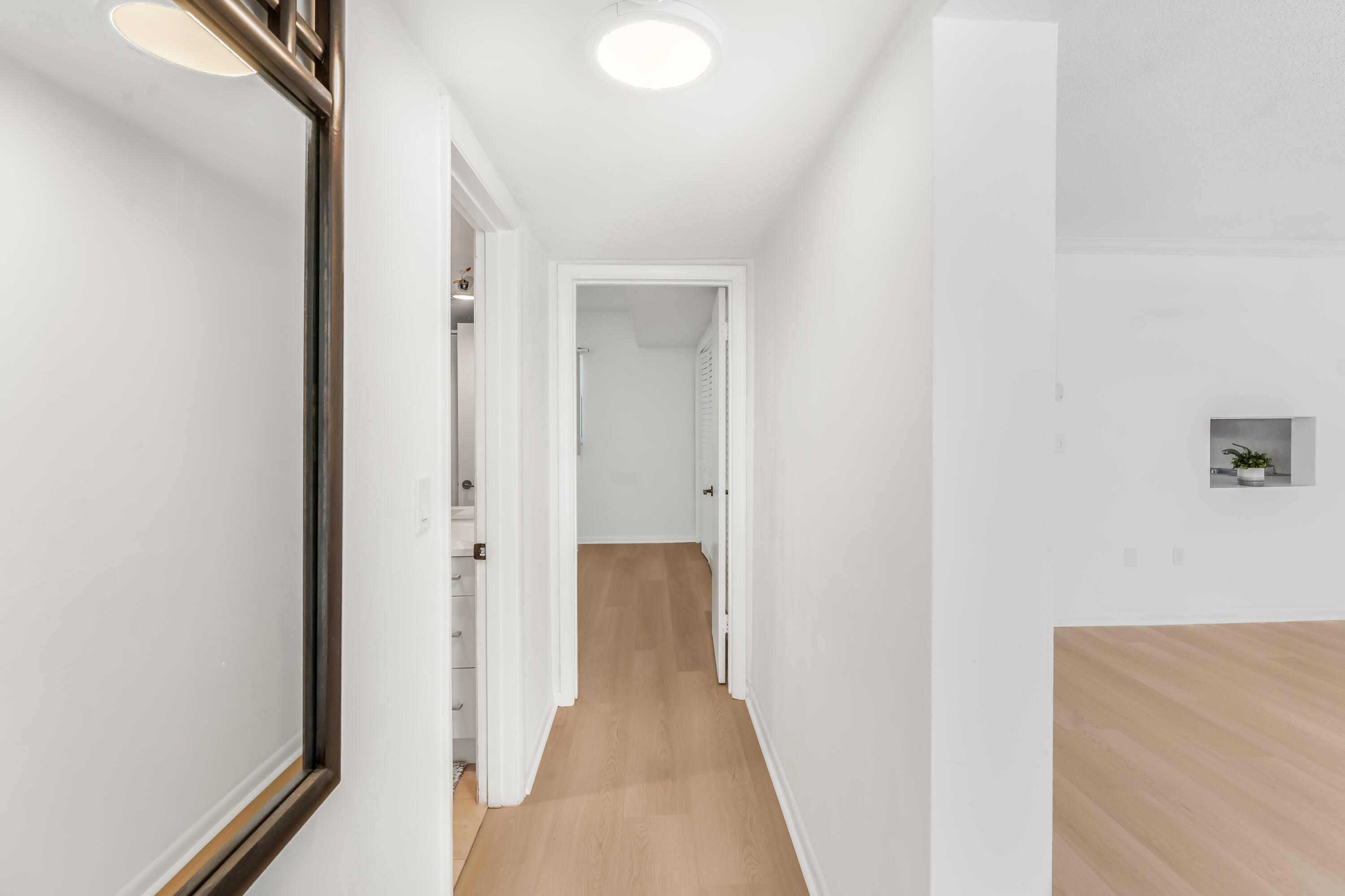 200 E Royal Palm Road 2030