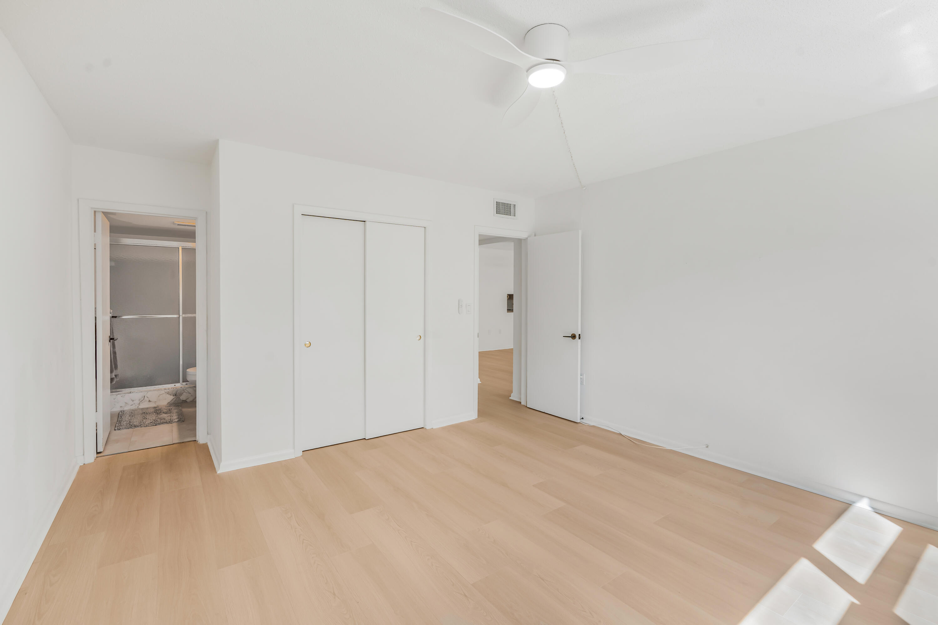 200 E Royal Palm Road 2030