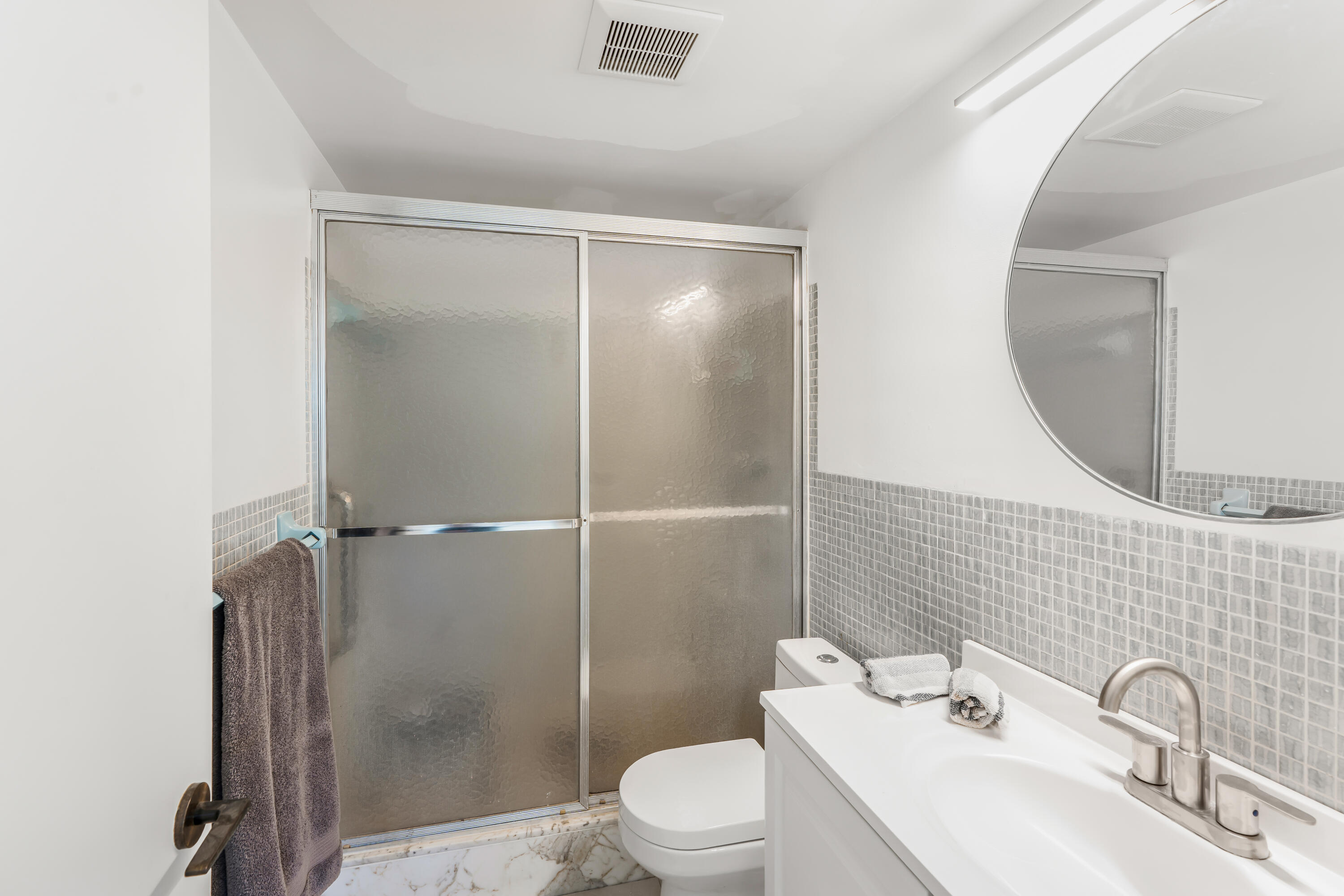 200 E Royal Palm Road 2030