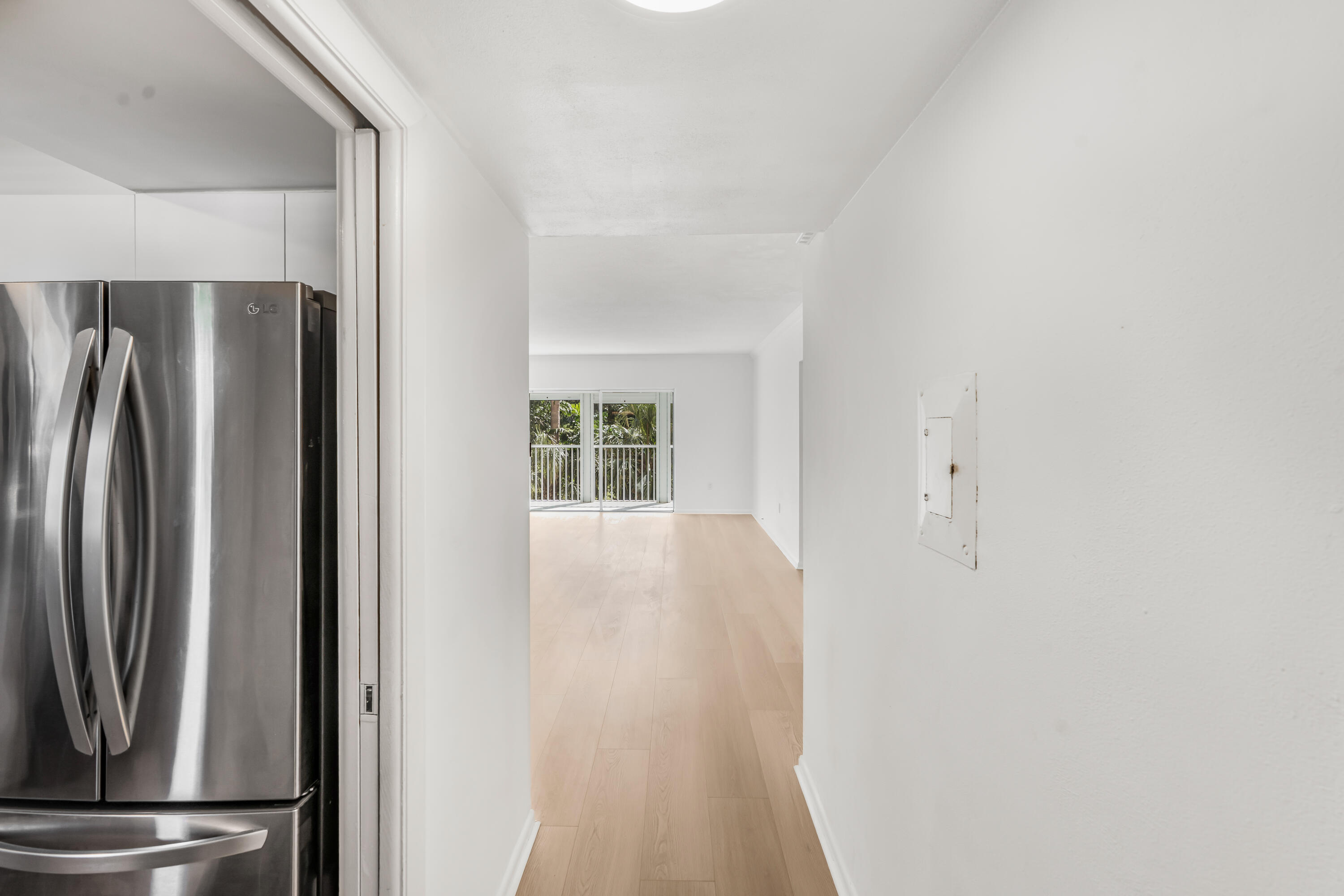 200 E Royal Palm Road 2030