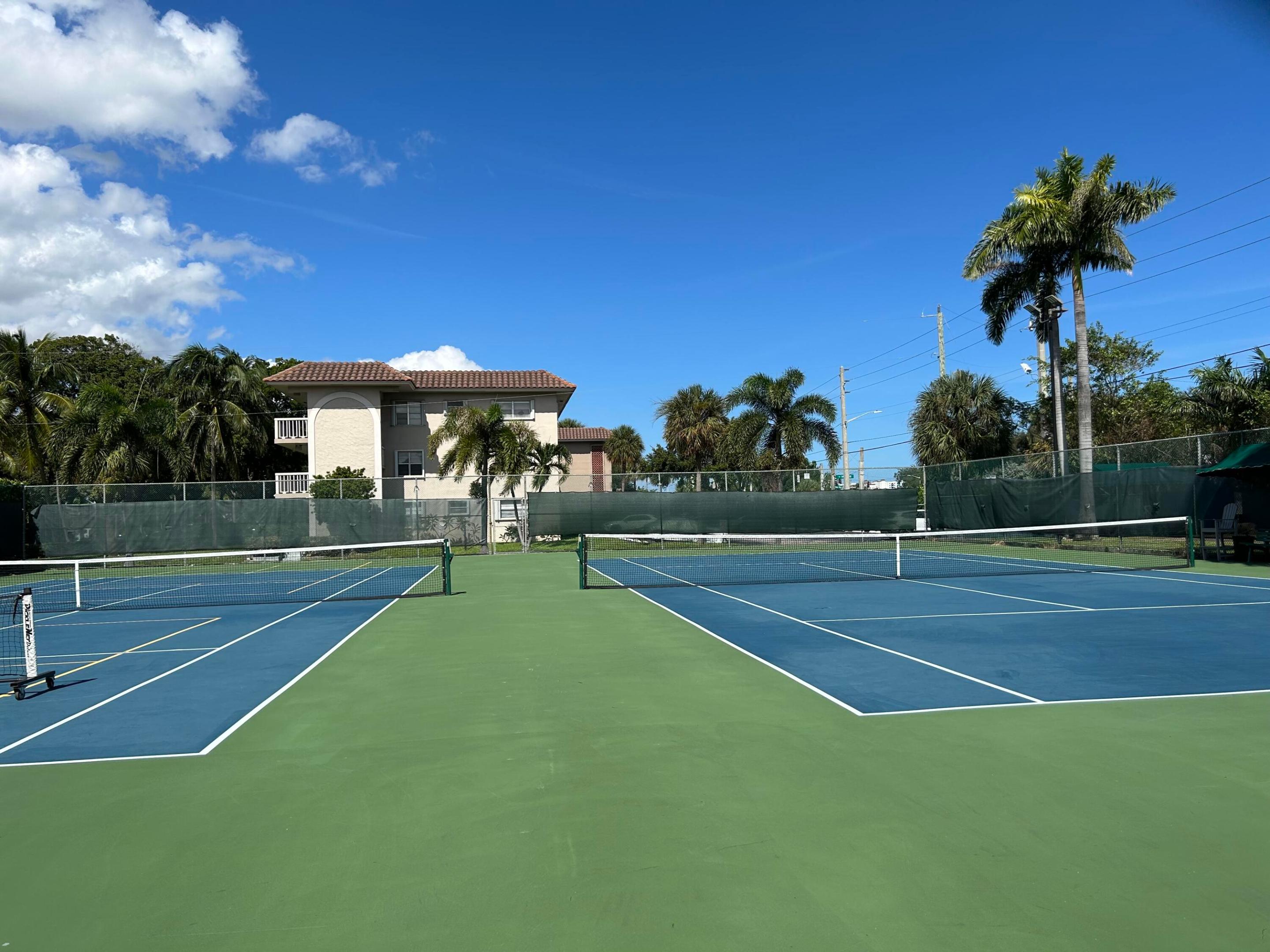 26 Royal Palm Way 405