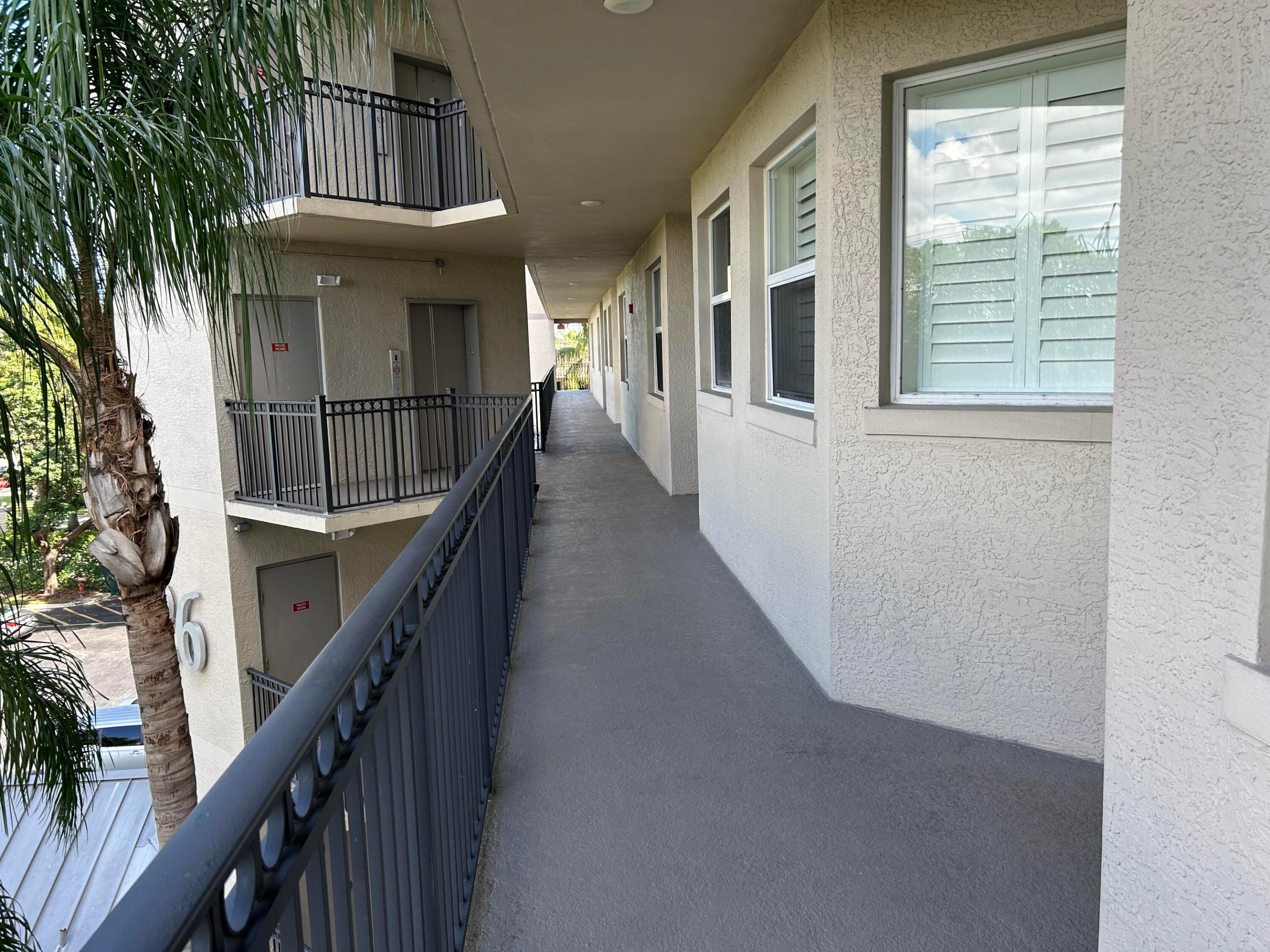 26 Royal Palm Way 405