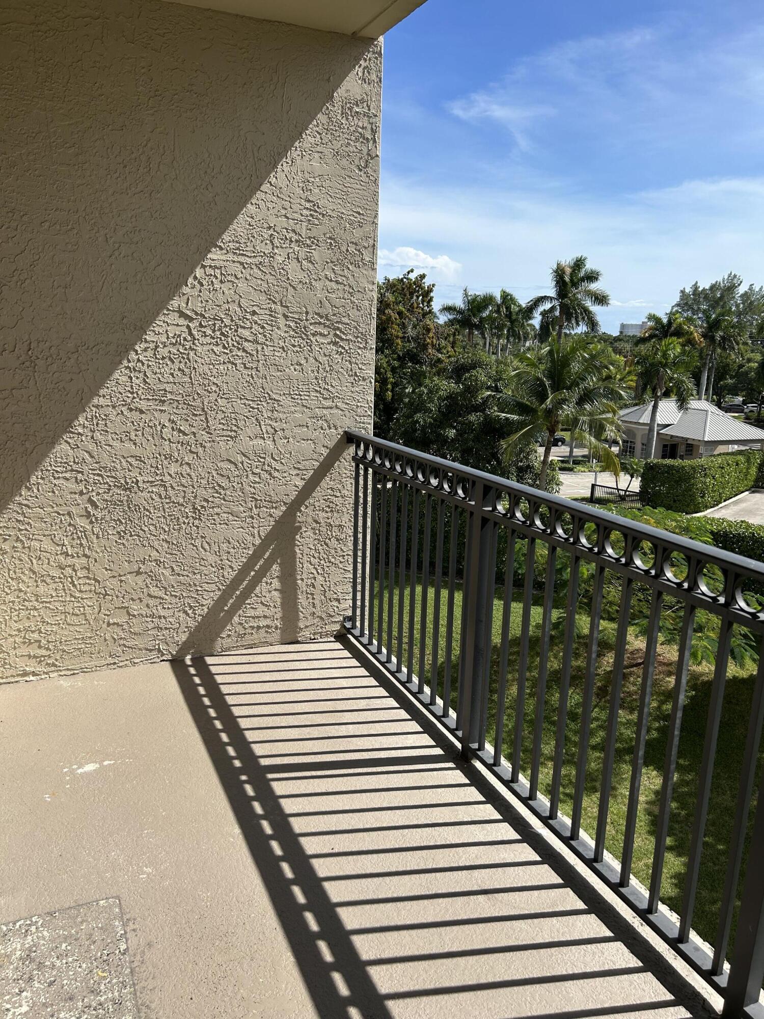 26 Royal Palm Way 405