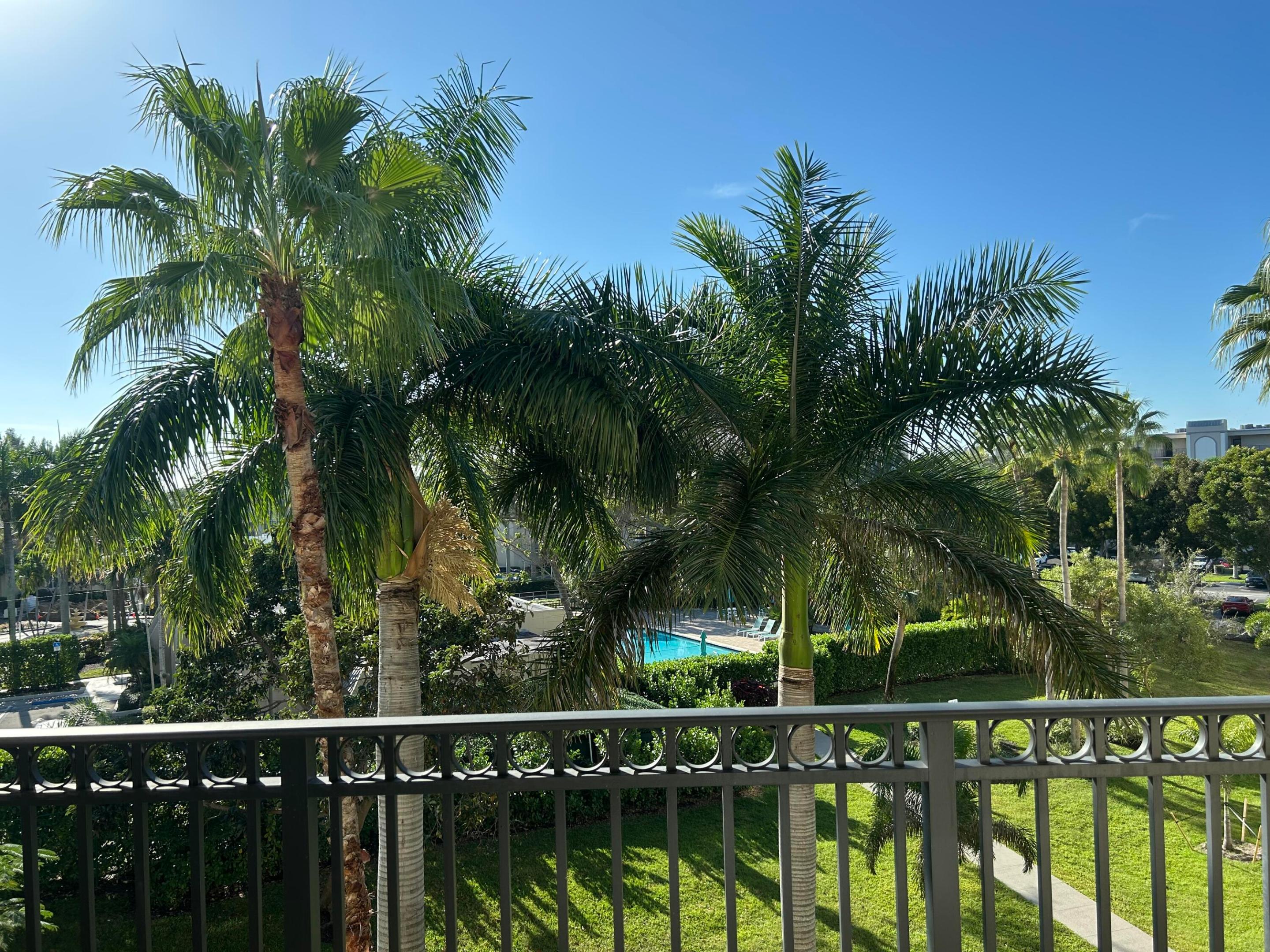 26 Royal Palm Way 405