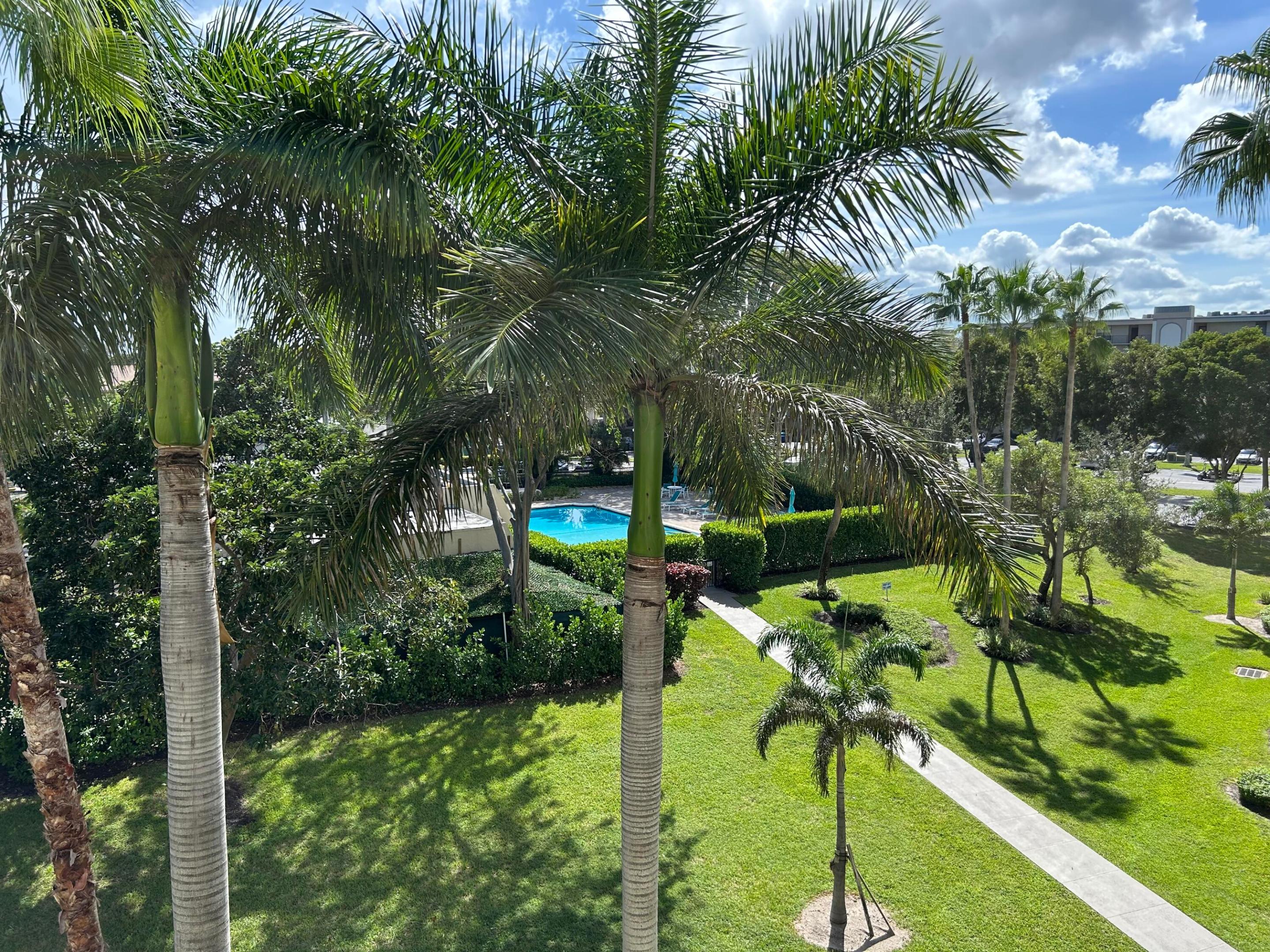 26 Royal Palm Way 405