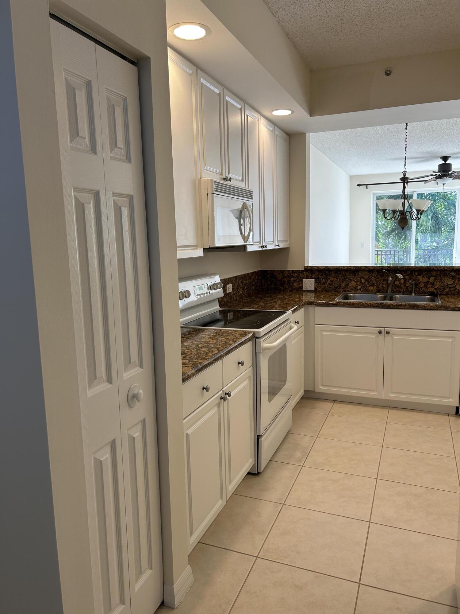 26 Royal Palm Way 405