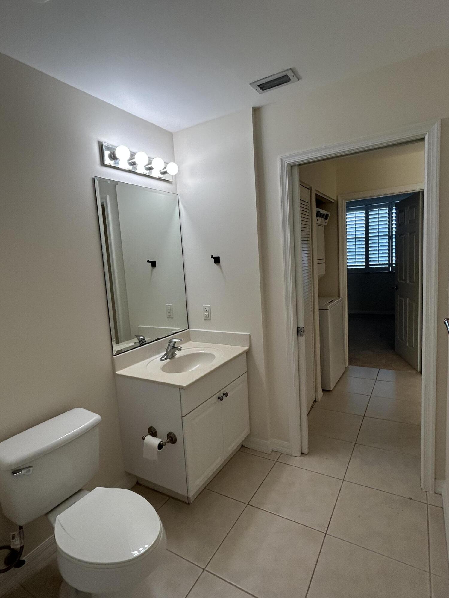 26 Royal Palm Way 405