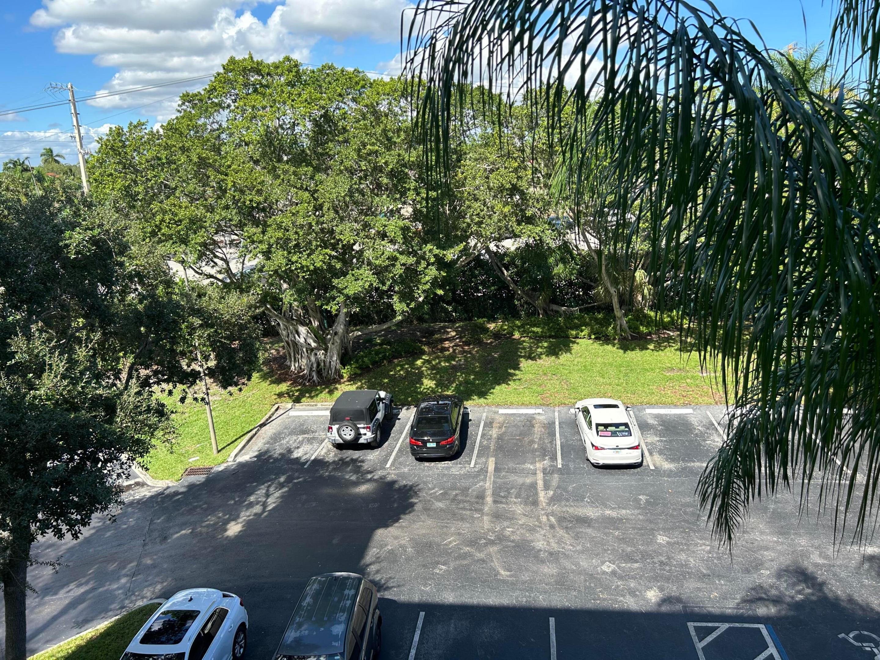 26 Royal Palm Way 405