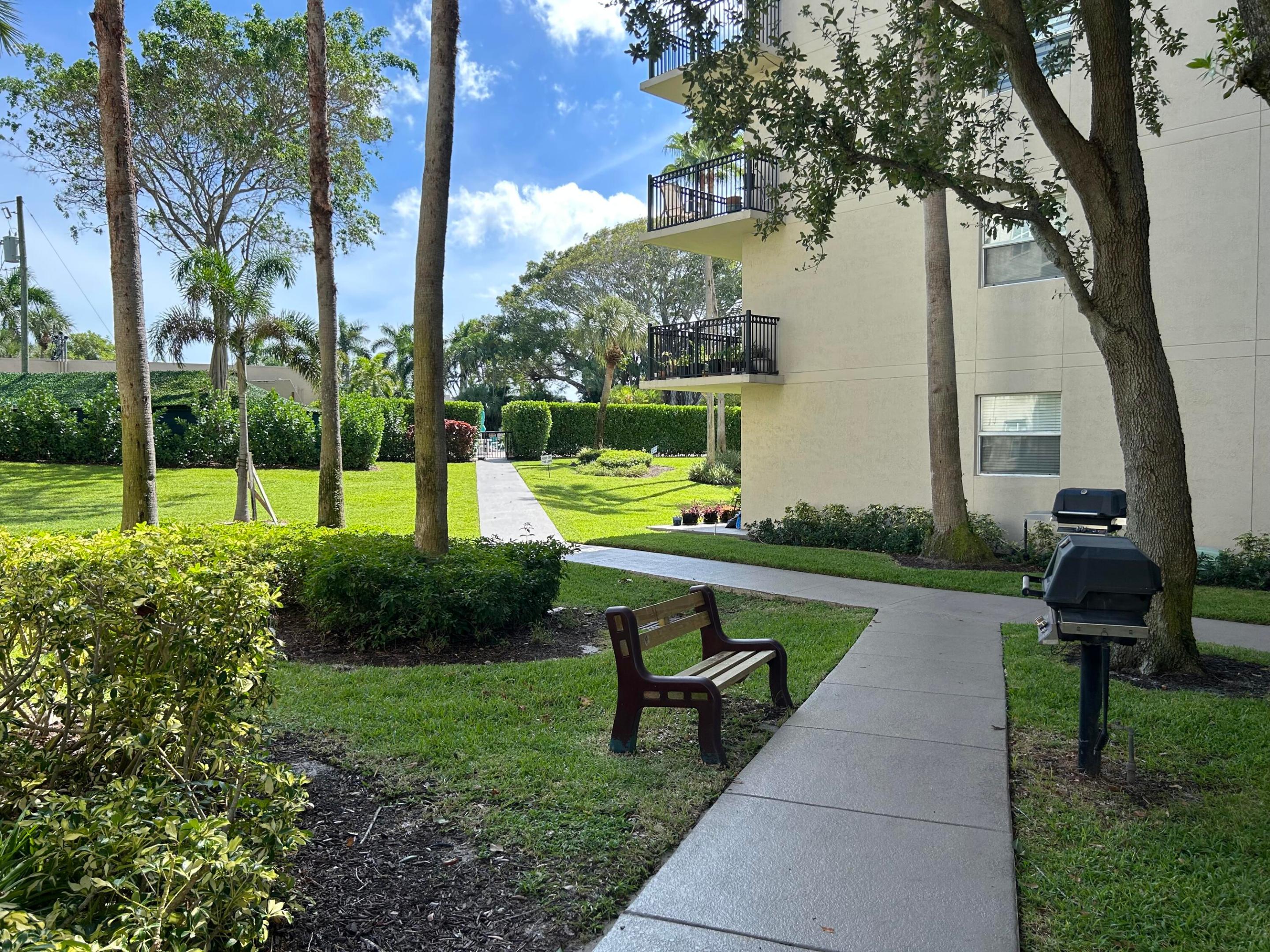 26 Royal Palm Way 405