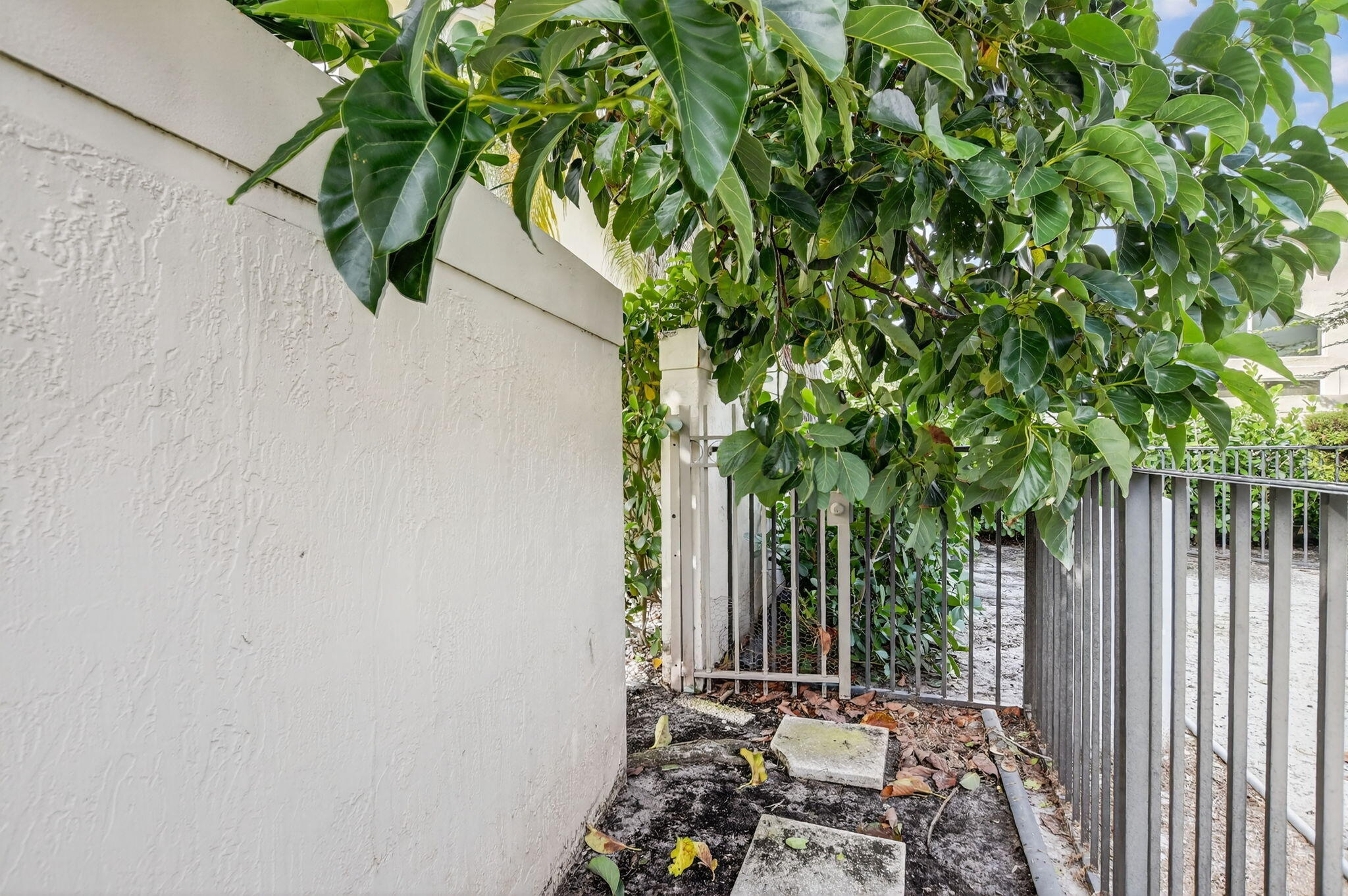 2565 NW 52nd Street