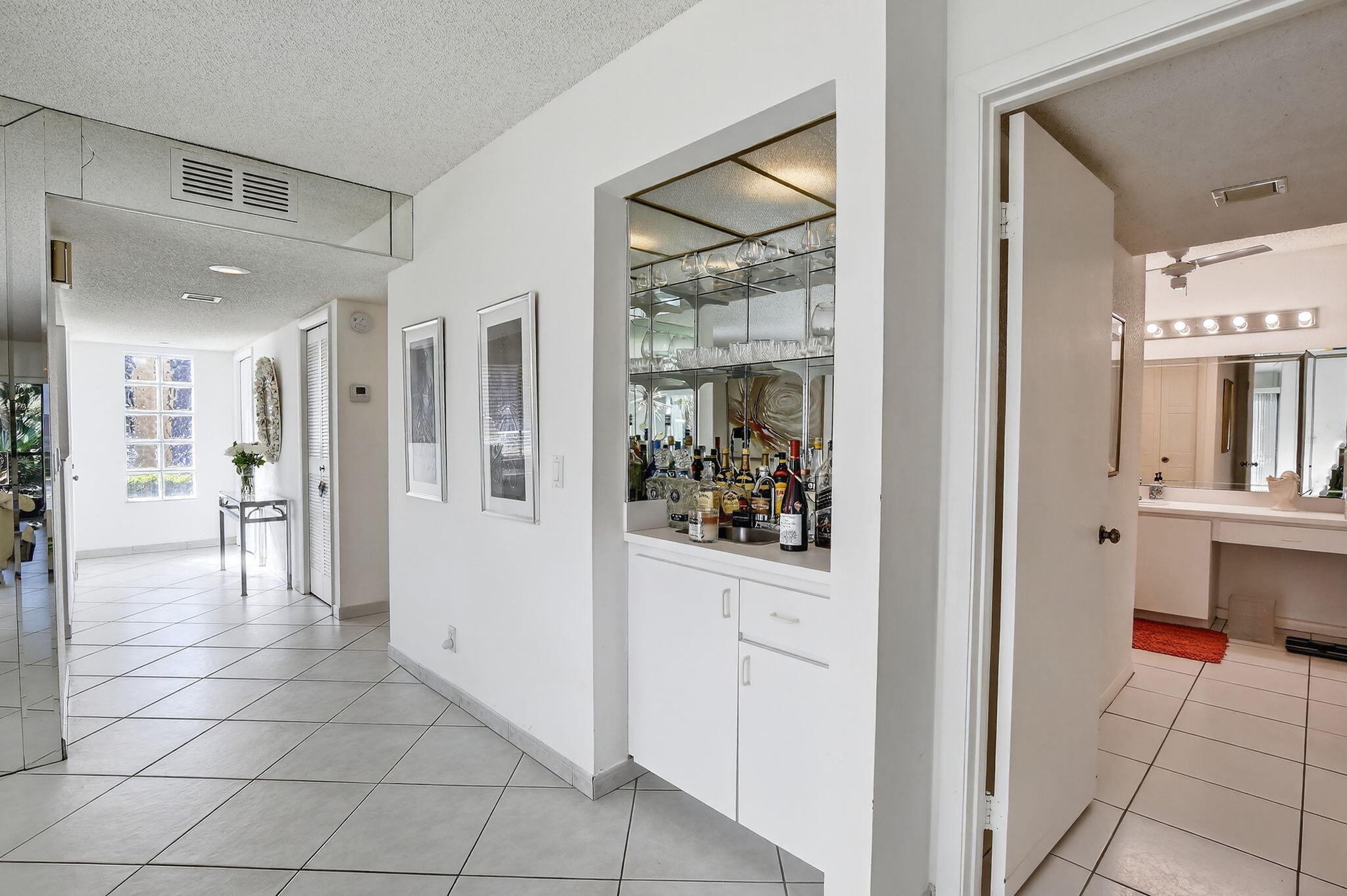 380 Racquet Club Road 106